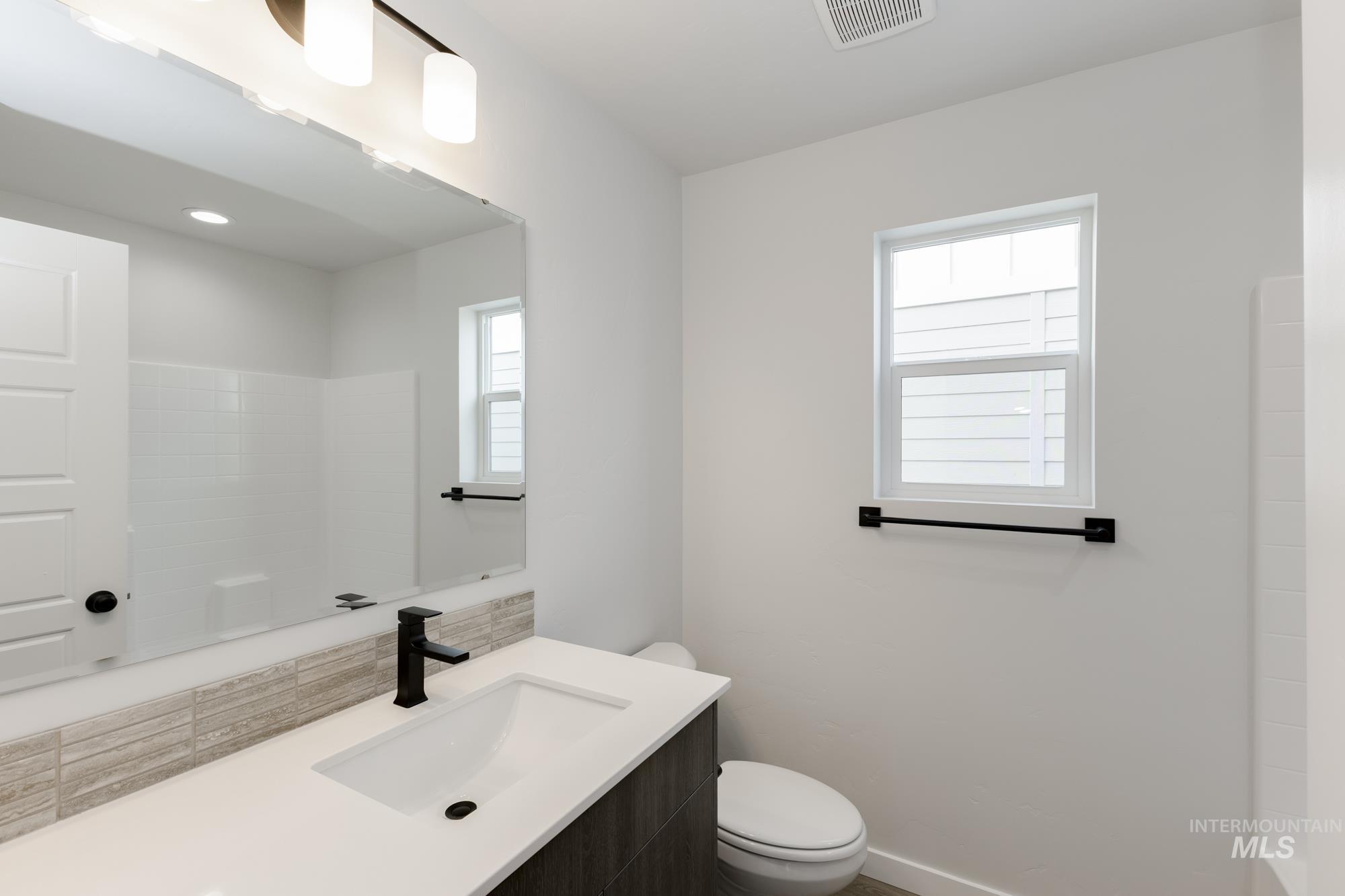 2070 S Border Way, Meridian, Idaho 83642, 3 Bedrooms, 2.5 Bathrooms, Residential For Sale, Price $524,990,MLS 98983774