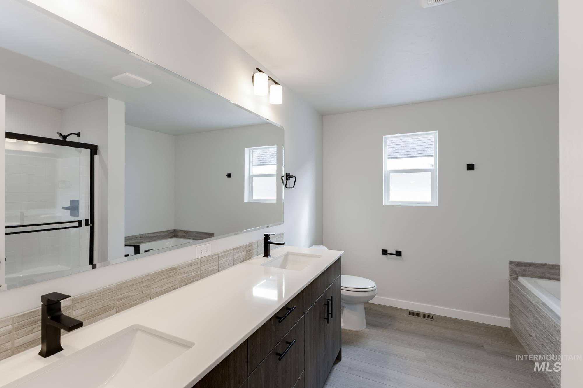 2070 S Border Way, Meridian, Idaho 83642, 3 Bedrooms, 2.5 Bathrooms, Residential For Sale, Price $524,990,MLS 98983774