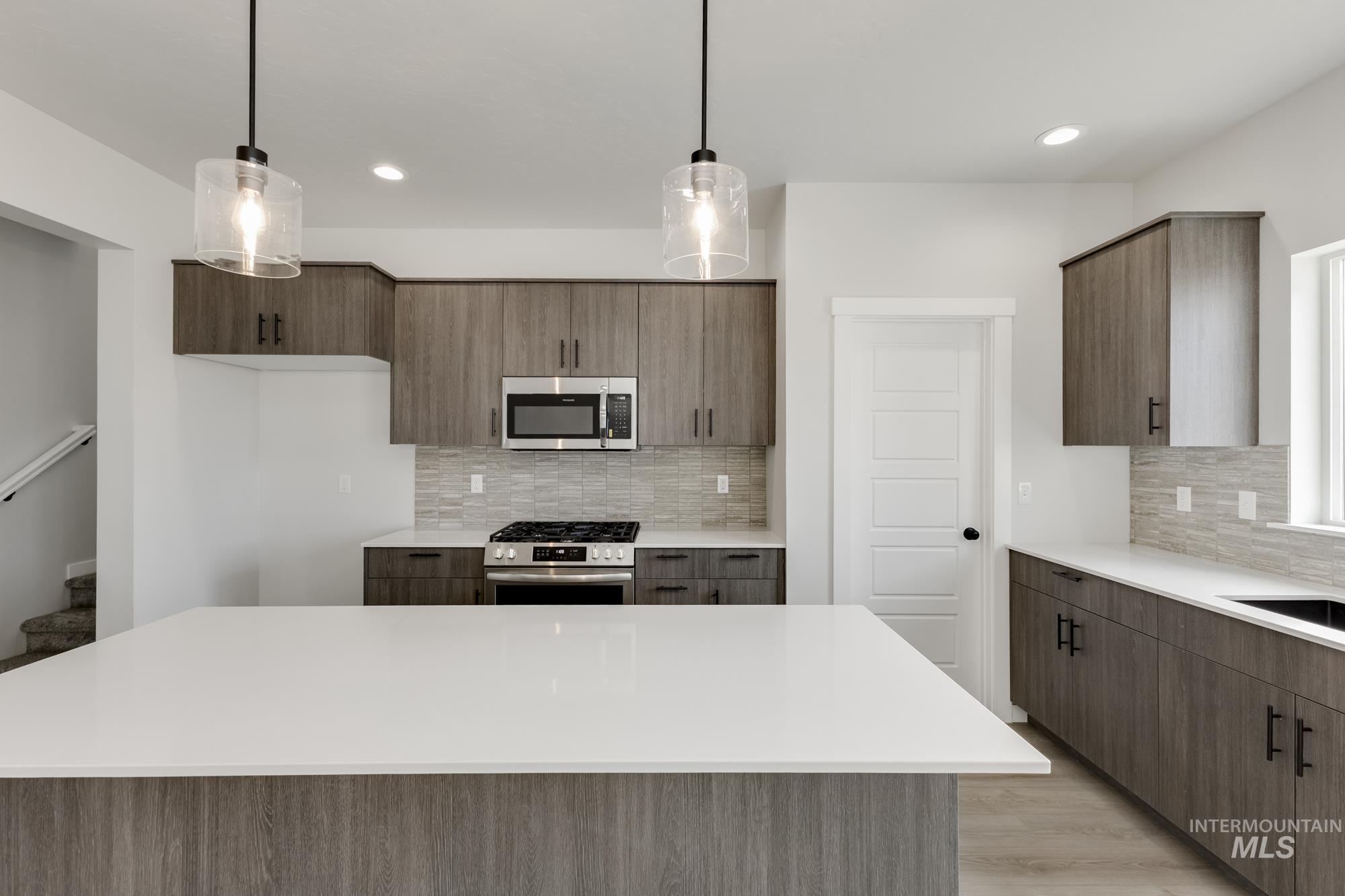 2070 S Border Way, Meridian, Idaho 83642, 3 Bedrooms, 2.5 Bathrooms, Residential For Sale, Price $524,990,MLS 98983774