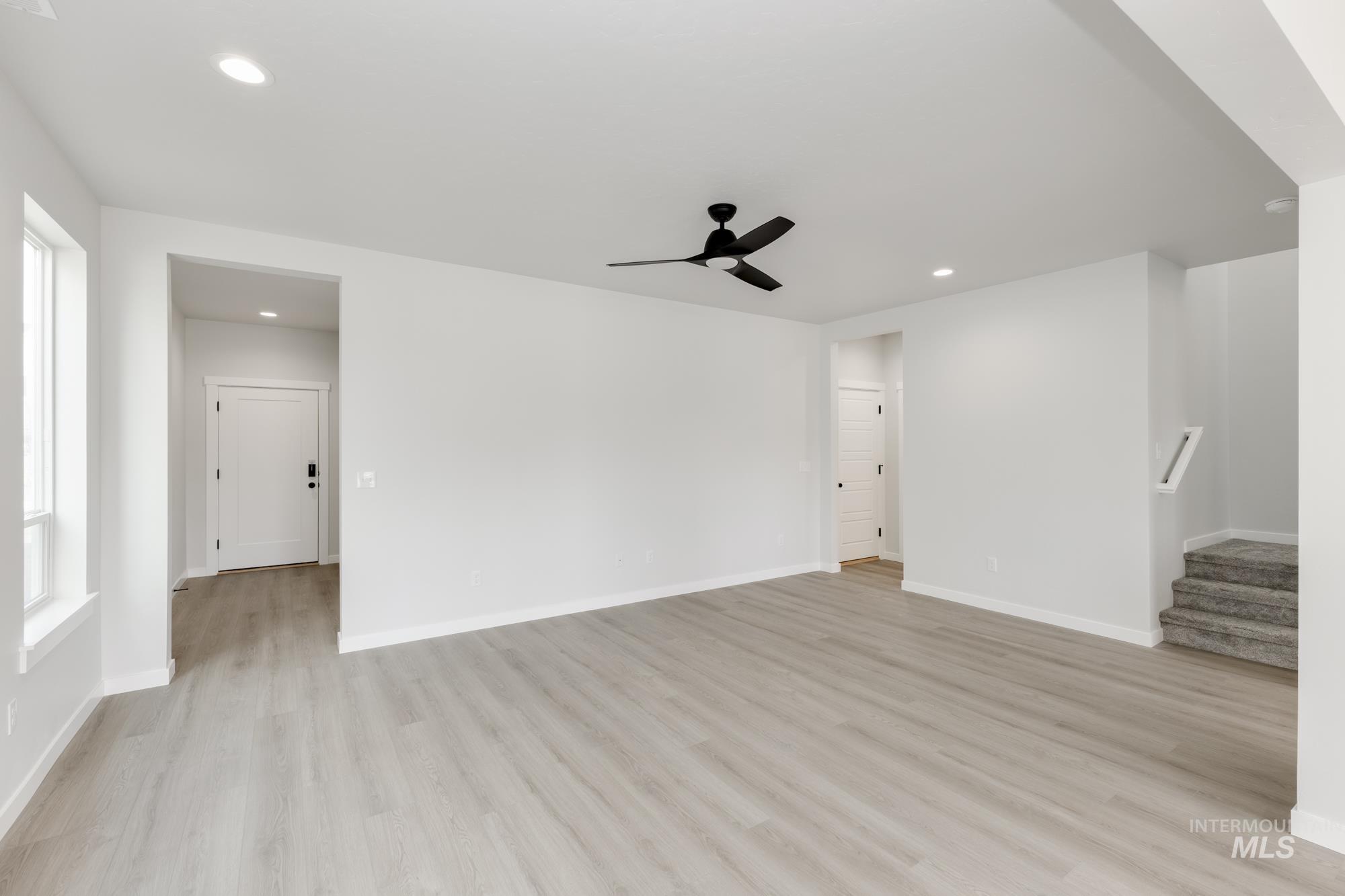 2070 S Border Way, Meridian, Idaho 83642, 3 Bedrooms, 2.5 Bathrooms, Residential For Sale, Price $524,990,MLS 98983774