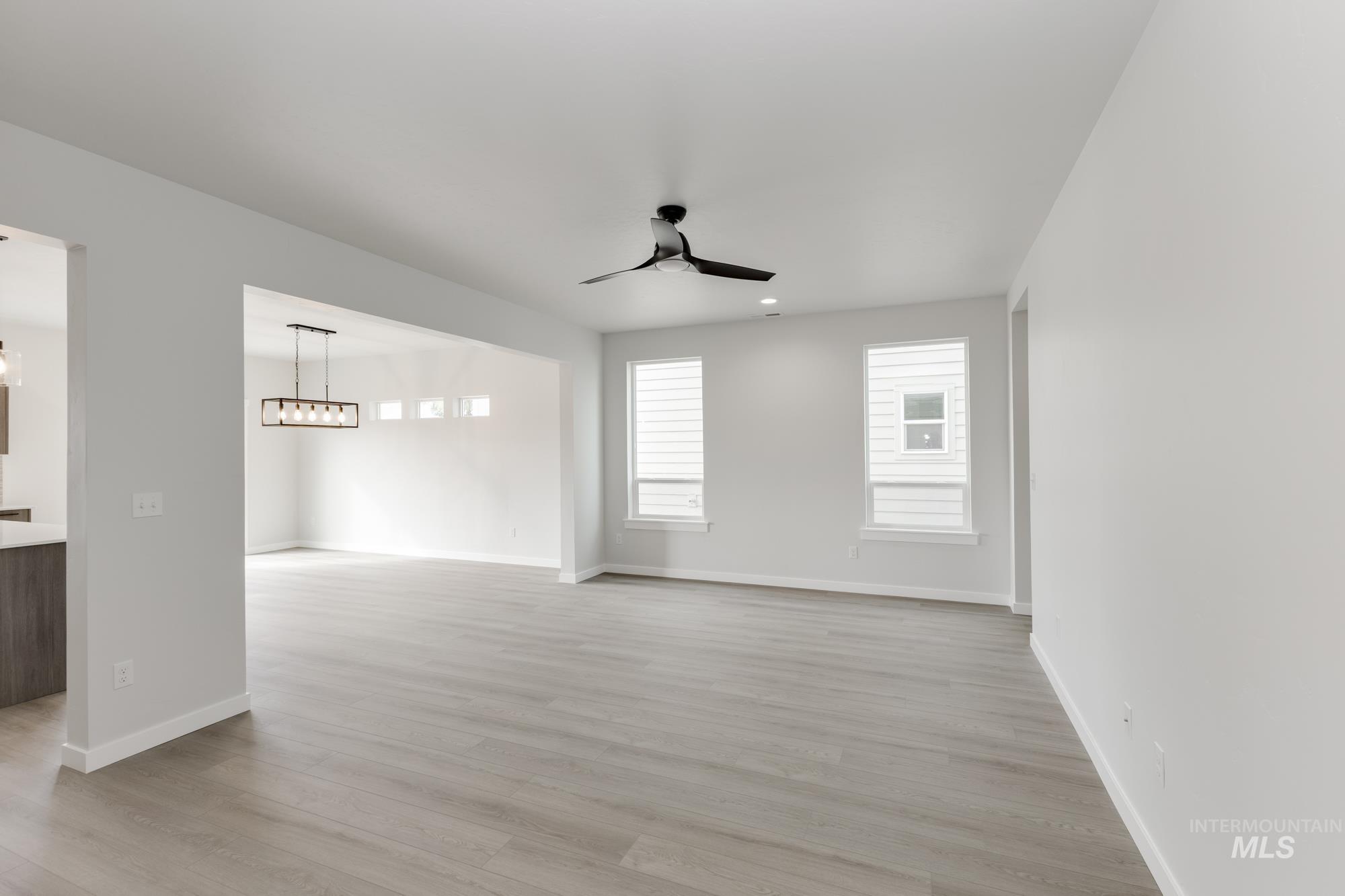 2070 S Border Way, Meridian, Idaho 83642, 3 Bedrooms, 2.5 Bathrooms, Residential For Sale, Price $524,990,MLS 98983774