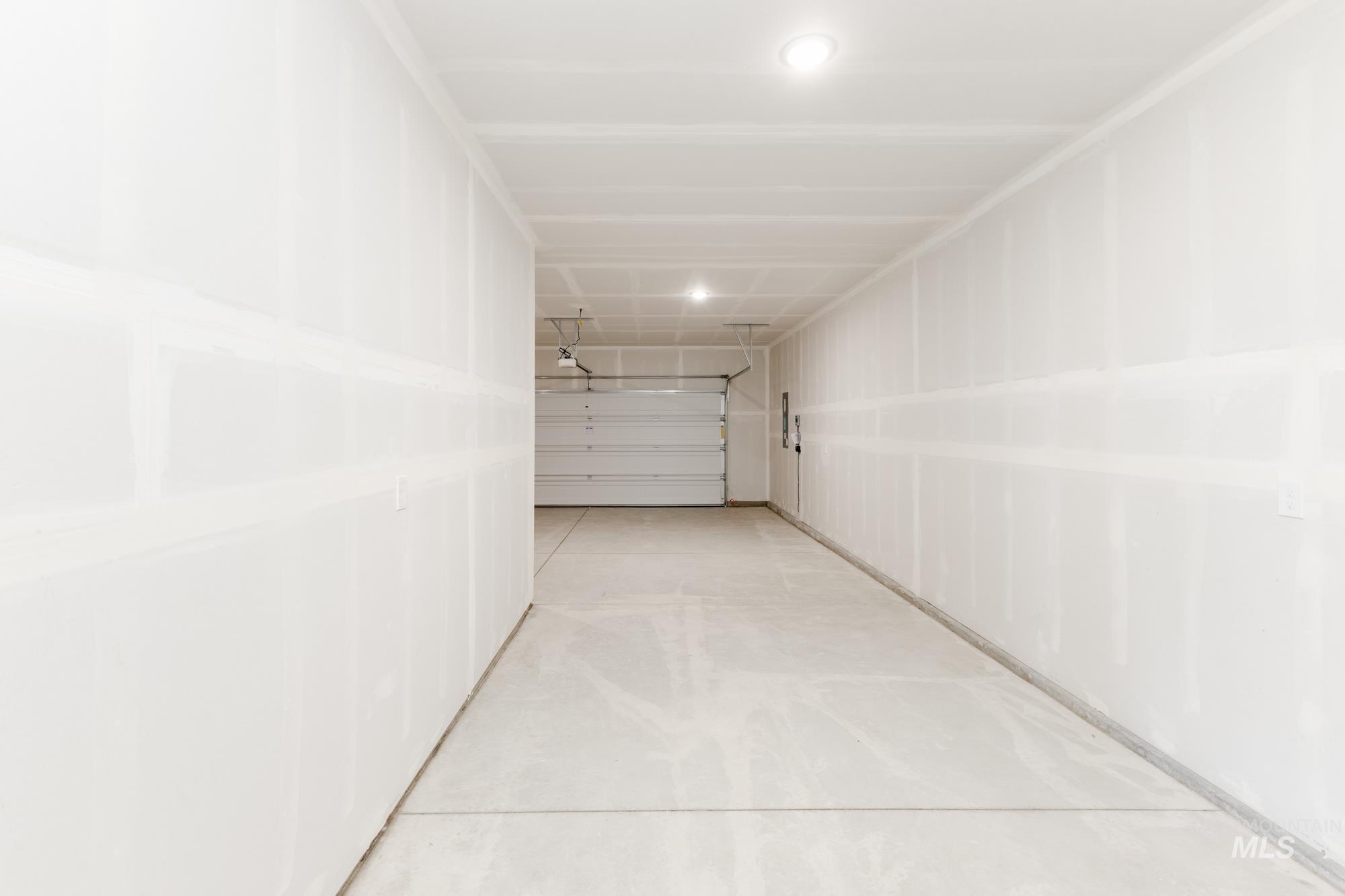 1196 W Pack River Dr, Meridian, Idaho 83642, 5 Bedrooms, 2.5 Bathrooms, Residential For Sale, Price $584,990,MLS 98983775