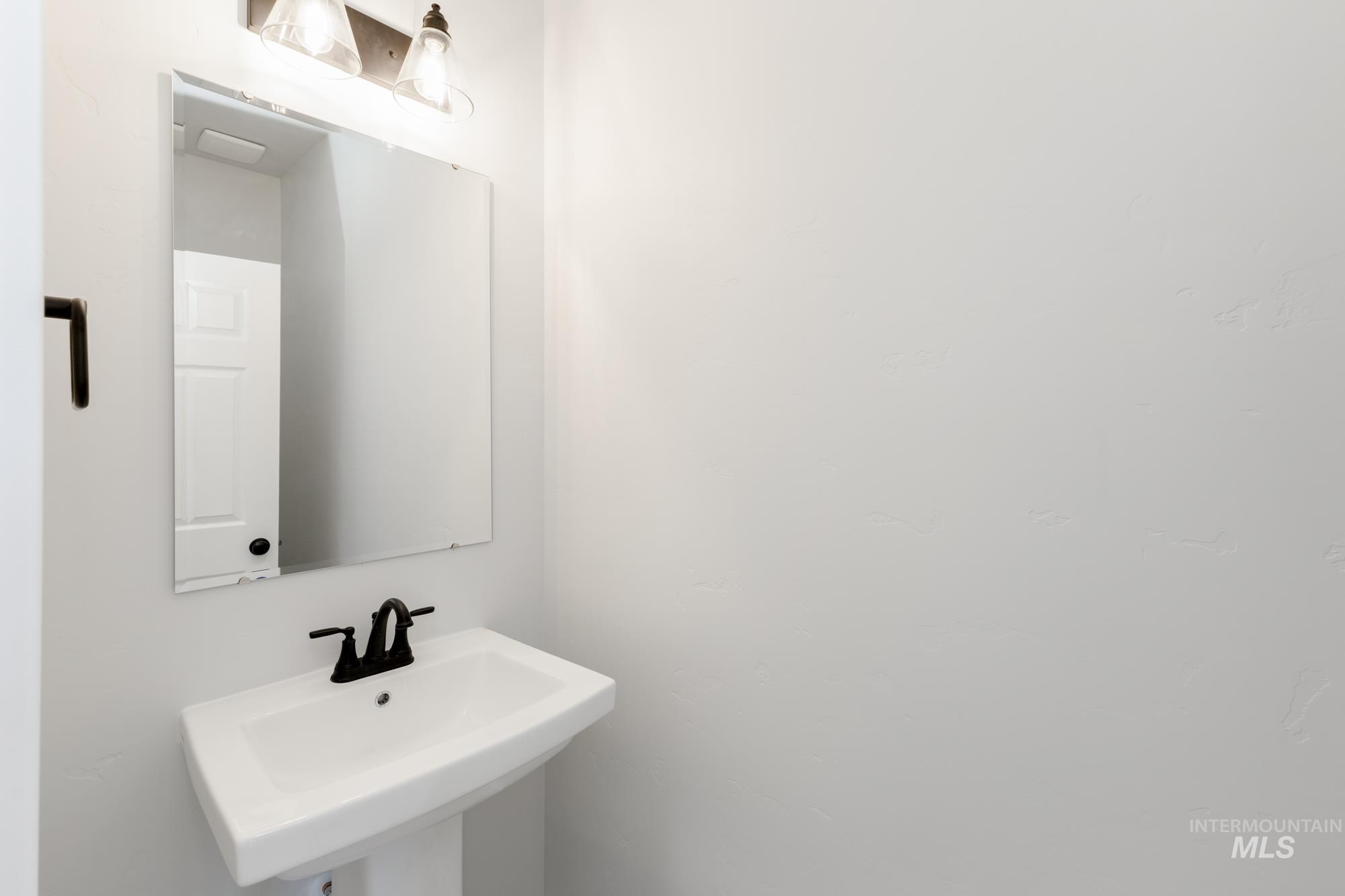 1196 W Pack River Dr, Meridian, Idaho 83642, 5 Bedrooms, 2.5 Bathrooms, Residential For Sale, Price $584,990,MLS 98983775