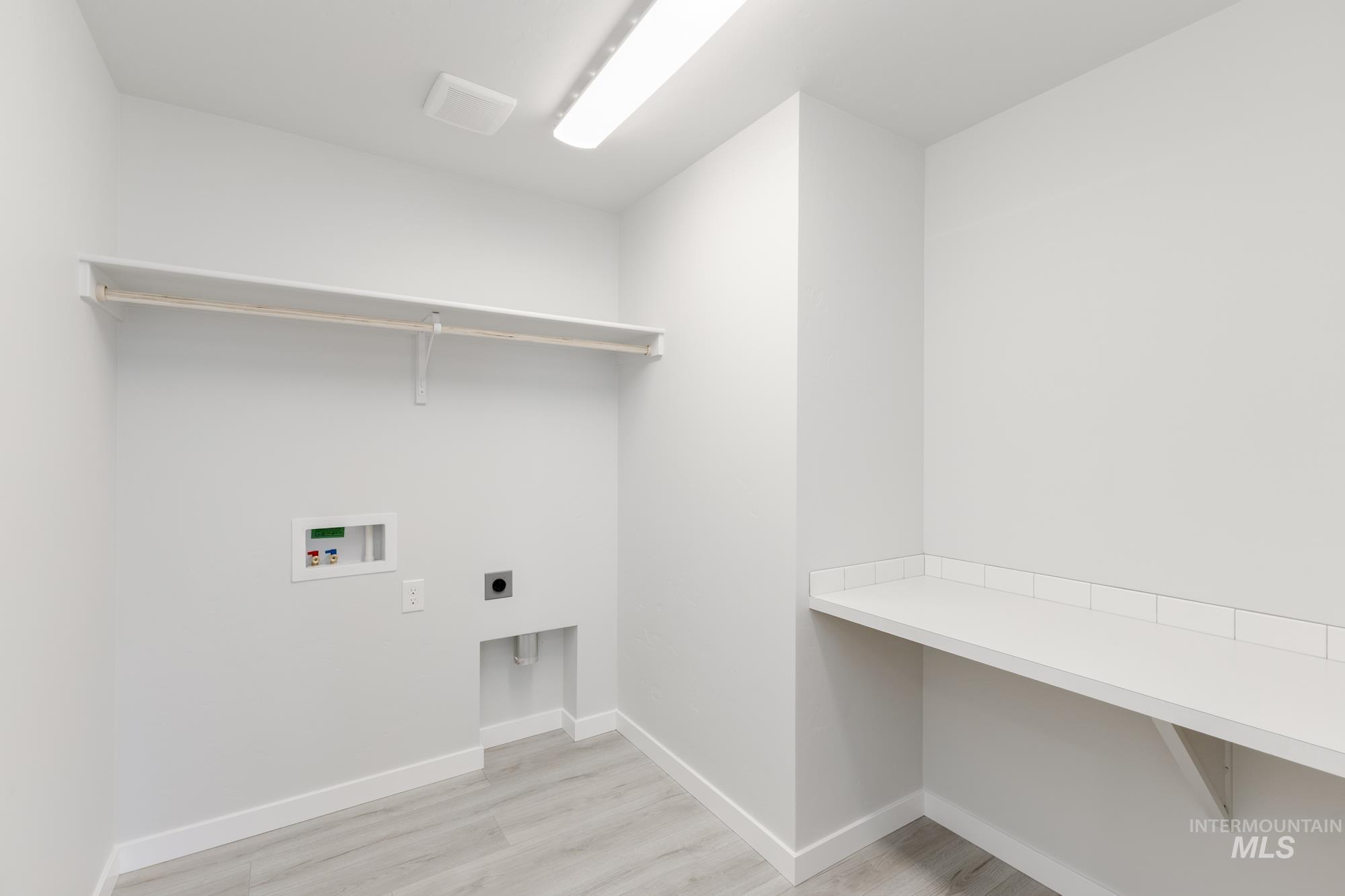 1196 W Pack River Dr, Meridian, Idaho 83642, 5 Bedrooms, 2.5 Bathrooms, Residential For Sale, Price $584,990,MLS 98983775