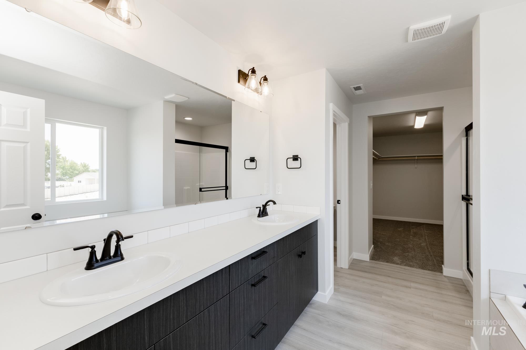 1196 W Pack River Dr, Meridian, Idaho 83642, 5 Bedrooms, 2.5 Bathrooms, Residential For Sale, Price $584,990,MLS 98983775