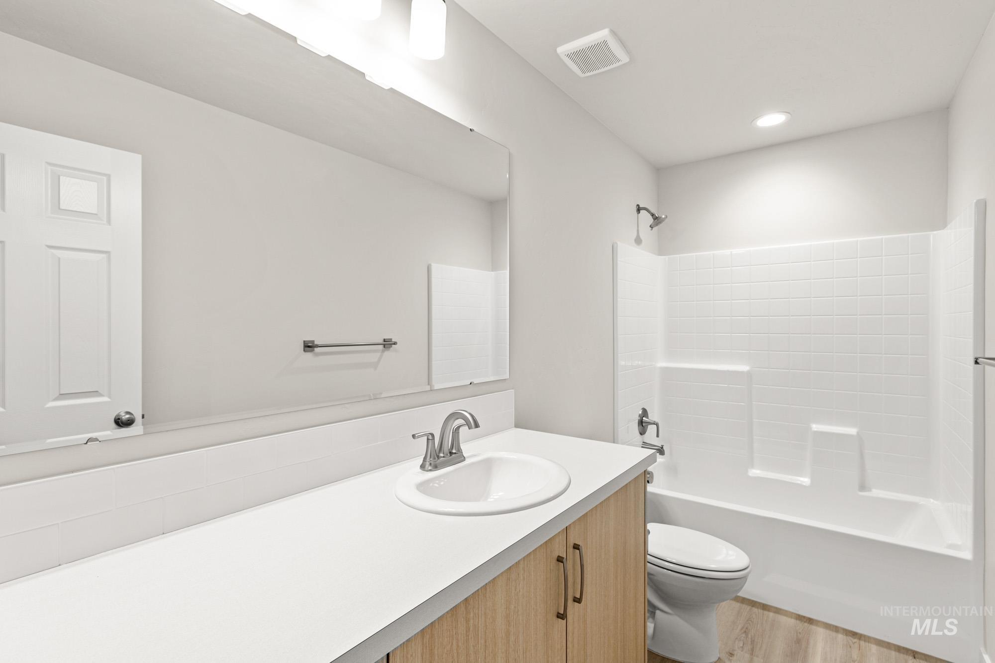 16590 Dunning Way, Caldwell, Idaho 83607, 4 Bedrooms, 2.5 Bathrooms, Residential For Sale, Price $443,990,MLS 98983776