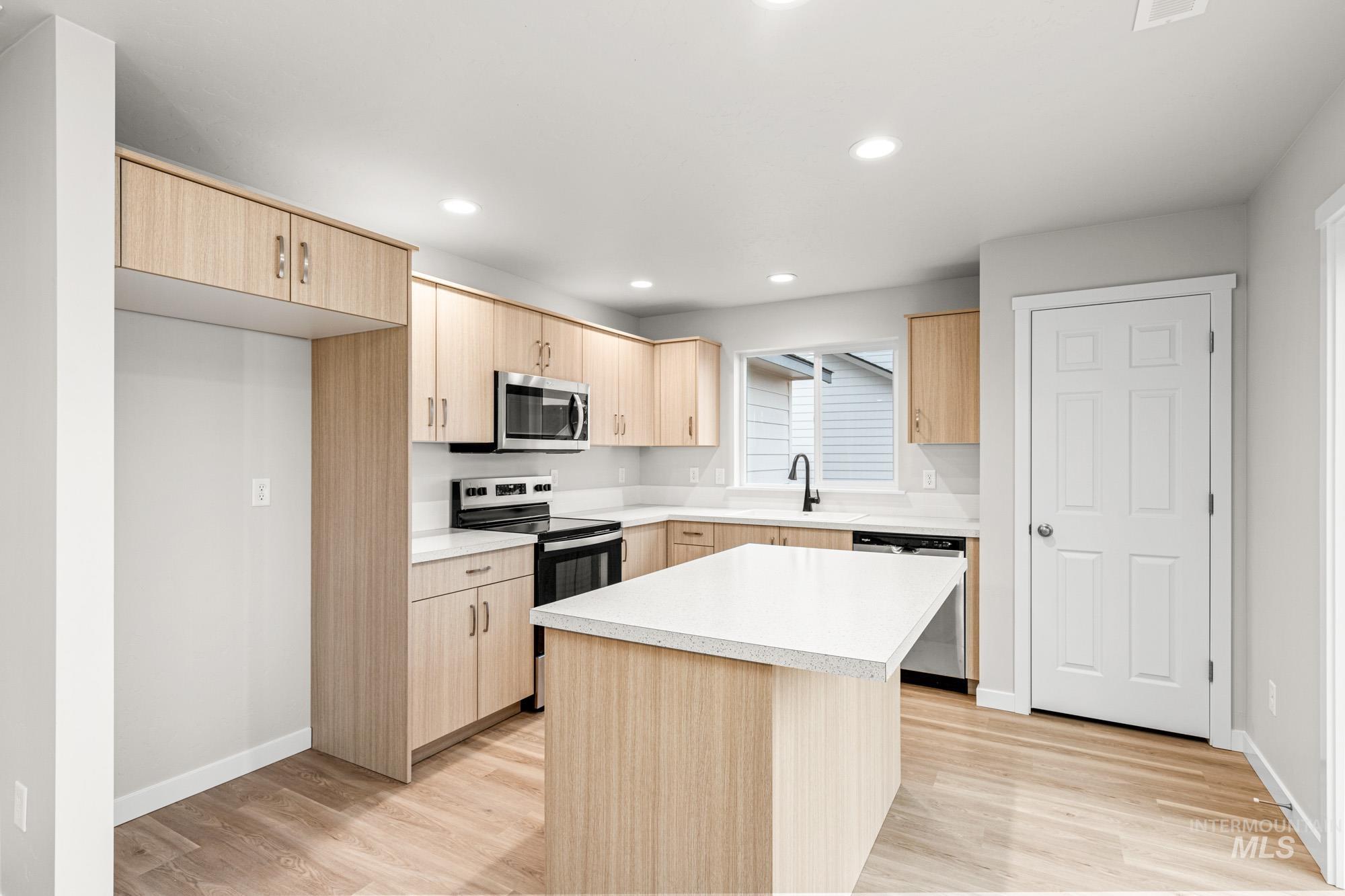 16590 Dunning Way, Caldwell, Idaho 83607, 4 Bedrooms, 2.5 Bathrooms, Residential For Sale, Price $443,990,MLS 98983776