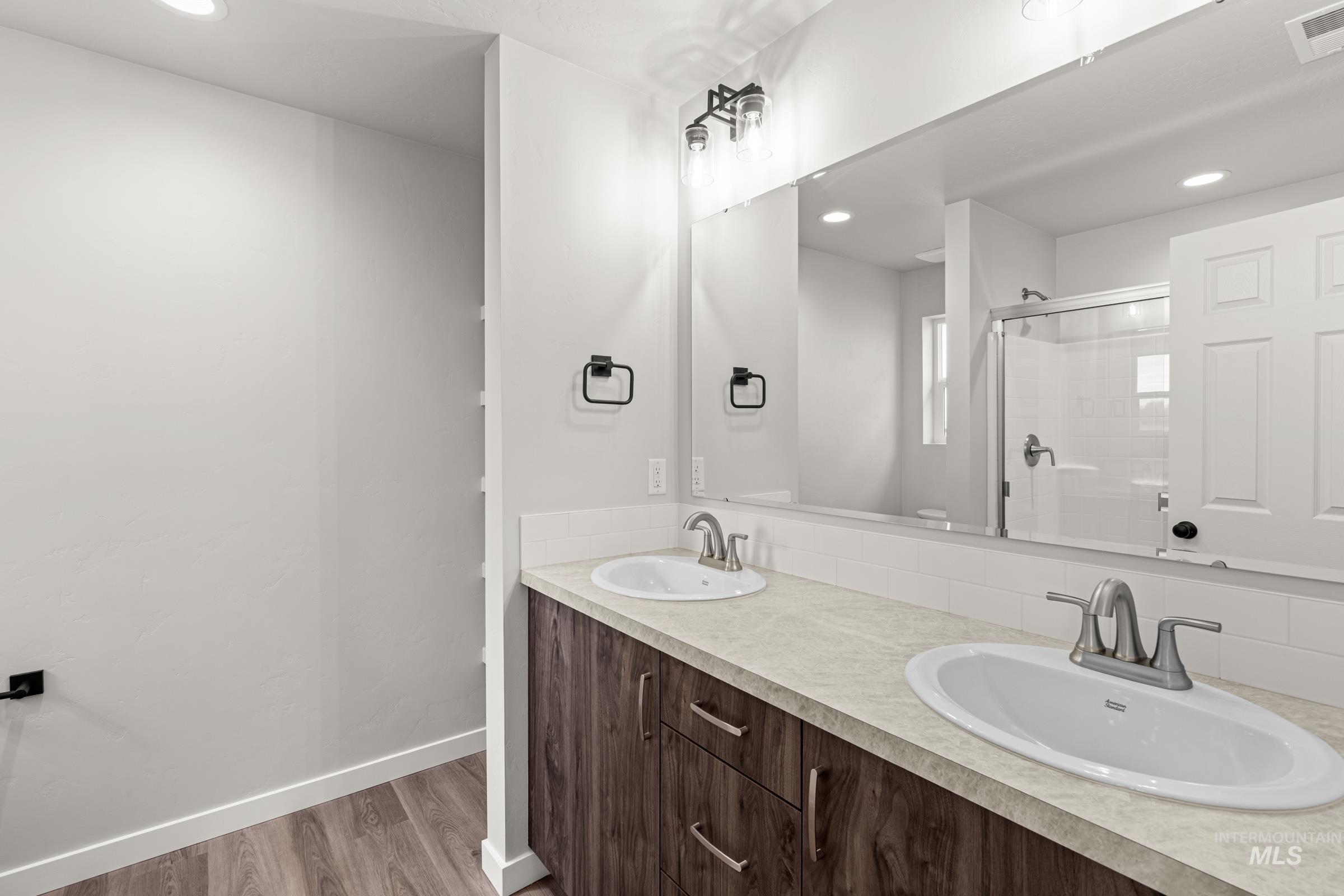 13733 Redway Ct, Caldwell, Idaho 83607, 4 Bedrooms, 2 Bathrooms, Residential For Sale, Price $435,990,MLS 98983777