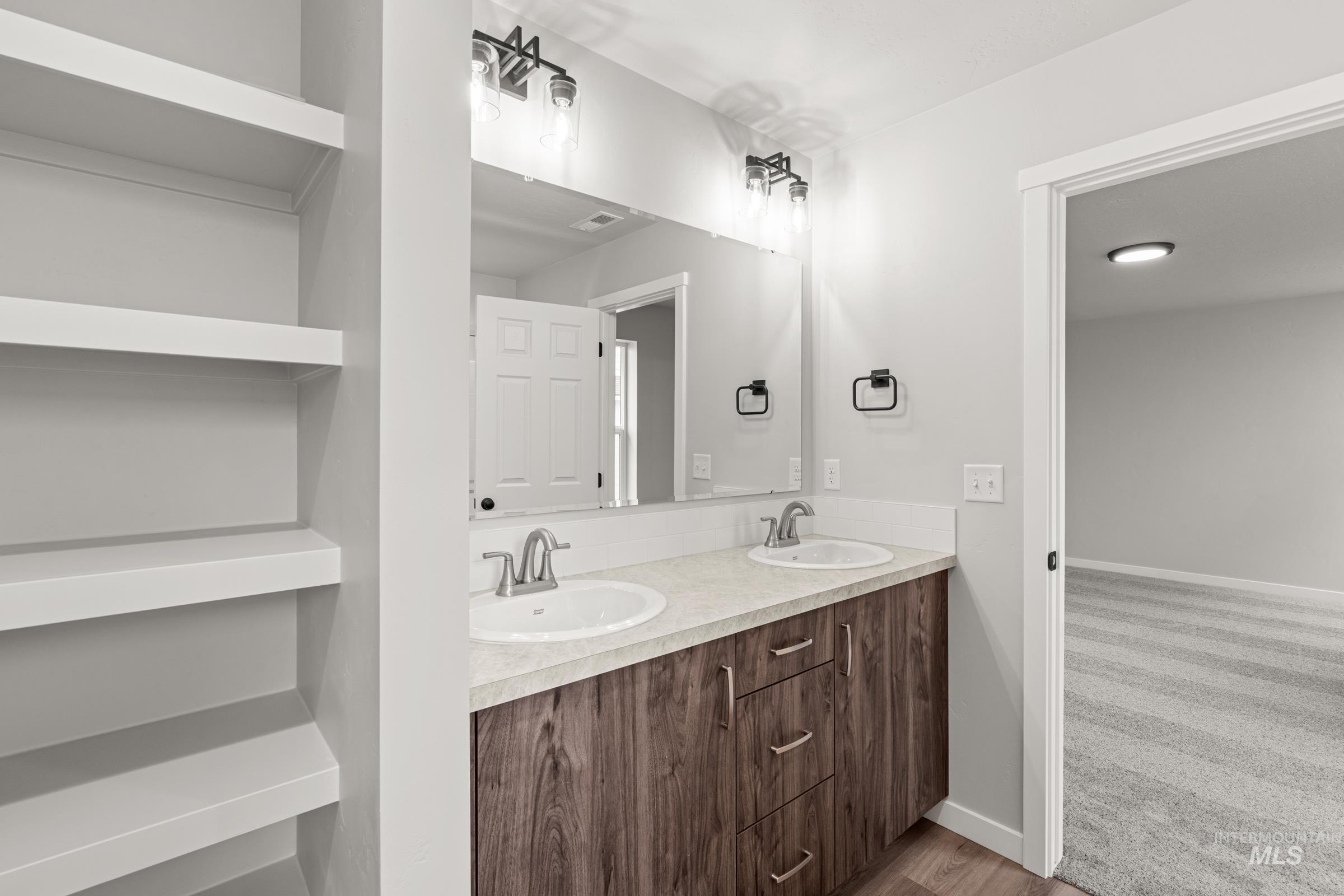 13733 Redway Ct, Caldwell, Idaho 83607, 4 Bedrooms, 2 Bathrooms, Residential For Sale, Price $435,990,MLS 98983777