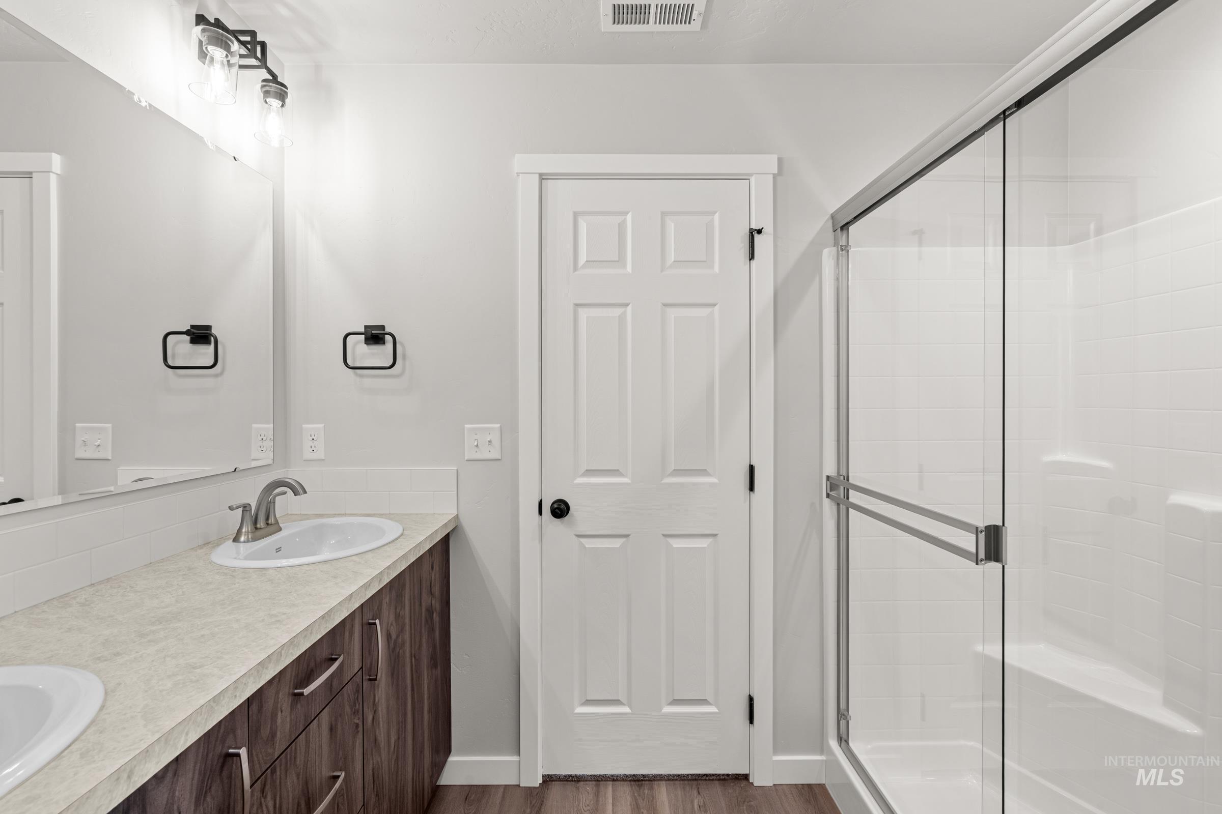 13733 Redway Ct, Caldwell, Idaho 83607, 4 Bedrooms, 2 Bathrooms, Residential For Sale, Price $435,990,MLS 98983777