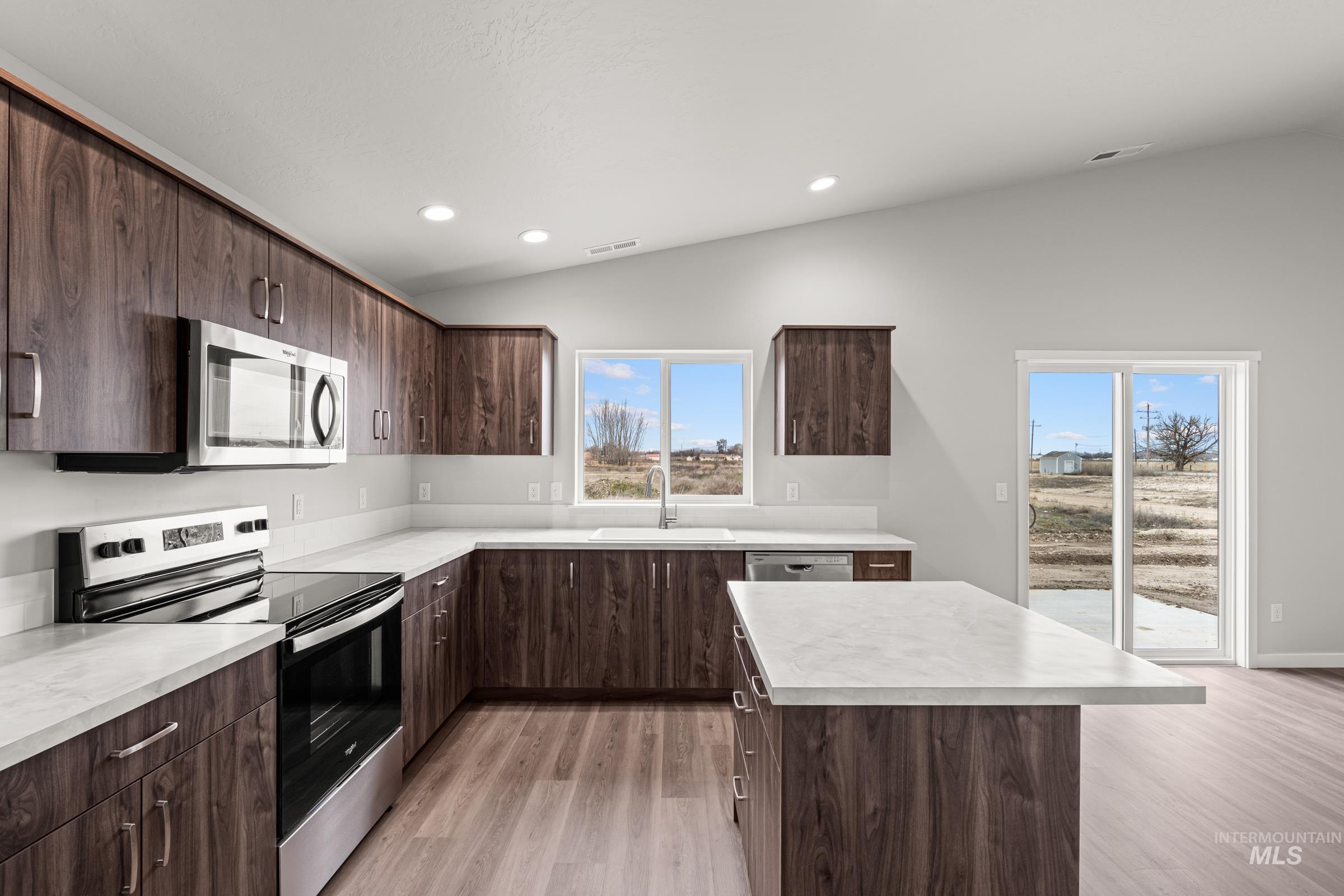 13733 Redway Ct, Caldwell, Idaho 83607, 4 Bedrooms, 2 Bathrooms, Residential For Sale, Price $435,990,MLS 98983777