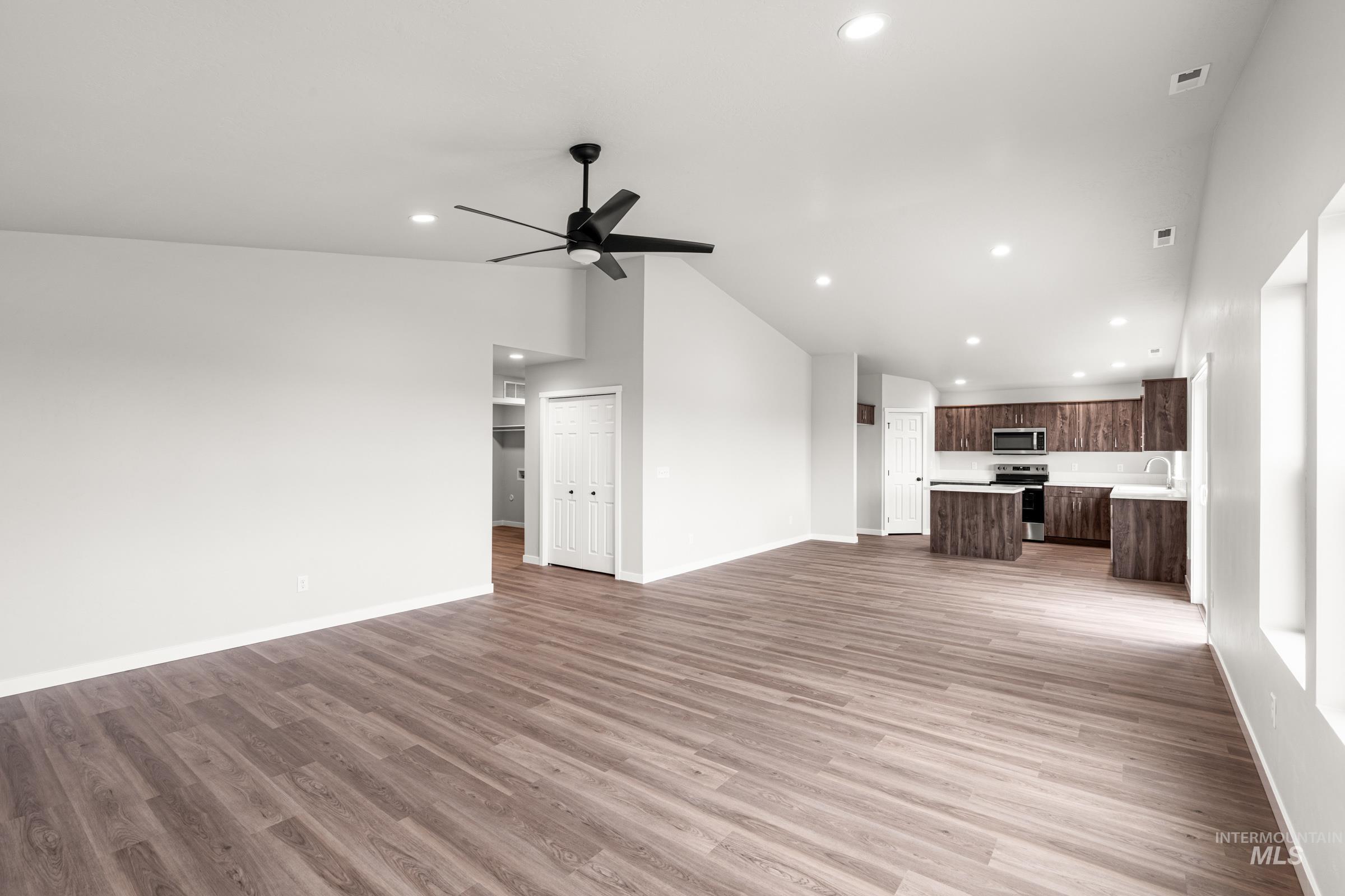 13733 Redway Ct, Caldwell, Idaho 83607, 4 Bedrooms, 2 Bathrooms, Residential For Sale, Price $435,990,MLS 98983777