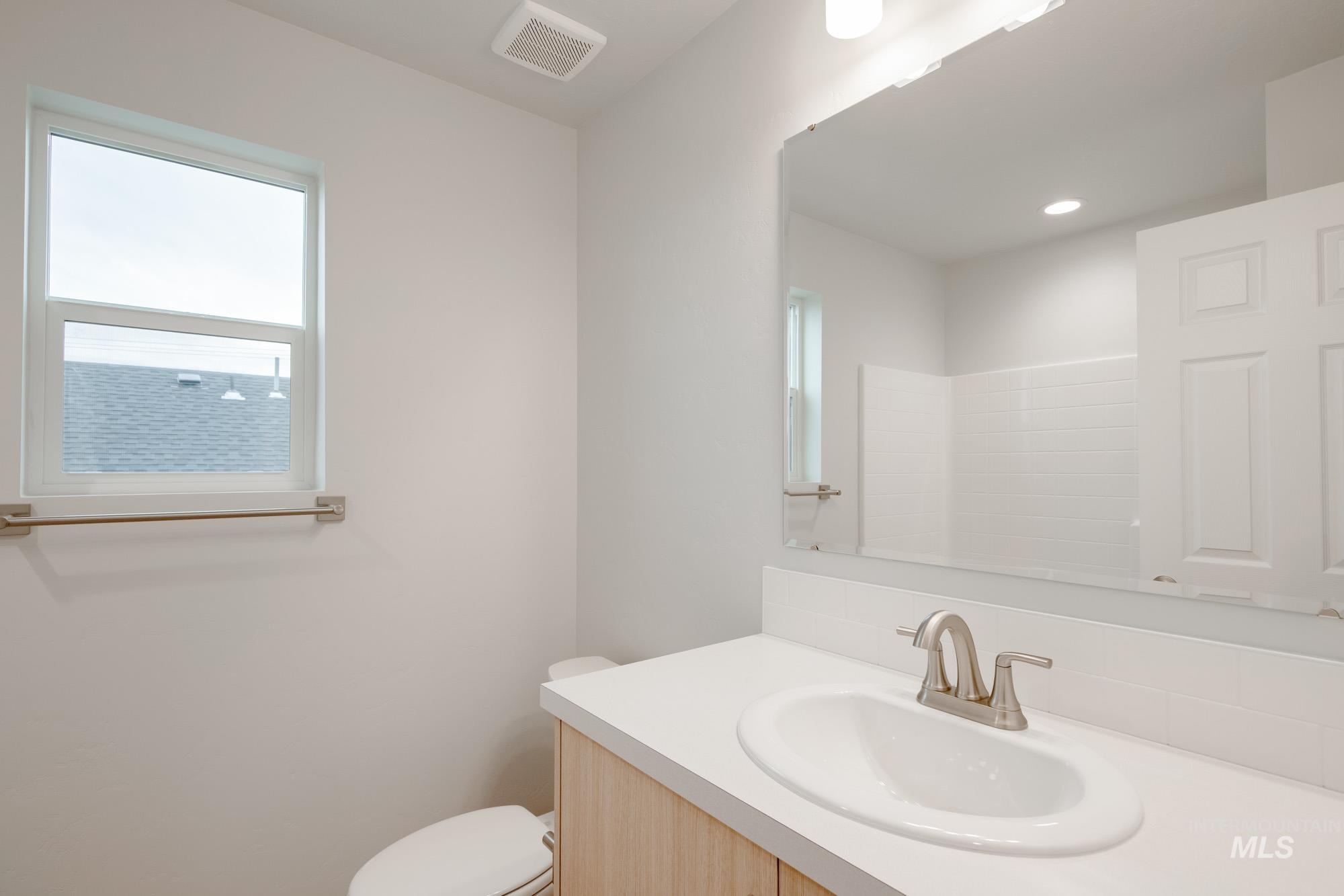 2406 W Fallon Lp, Nampa, Idaho 83651, 3 Bedrooms, 2.5 Bathrooms, Residential For Sale, Price $387,990,MLS 98983778