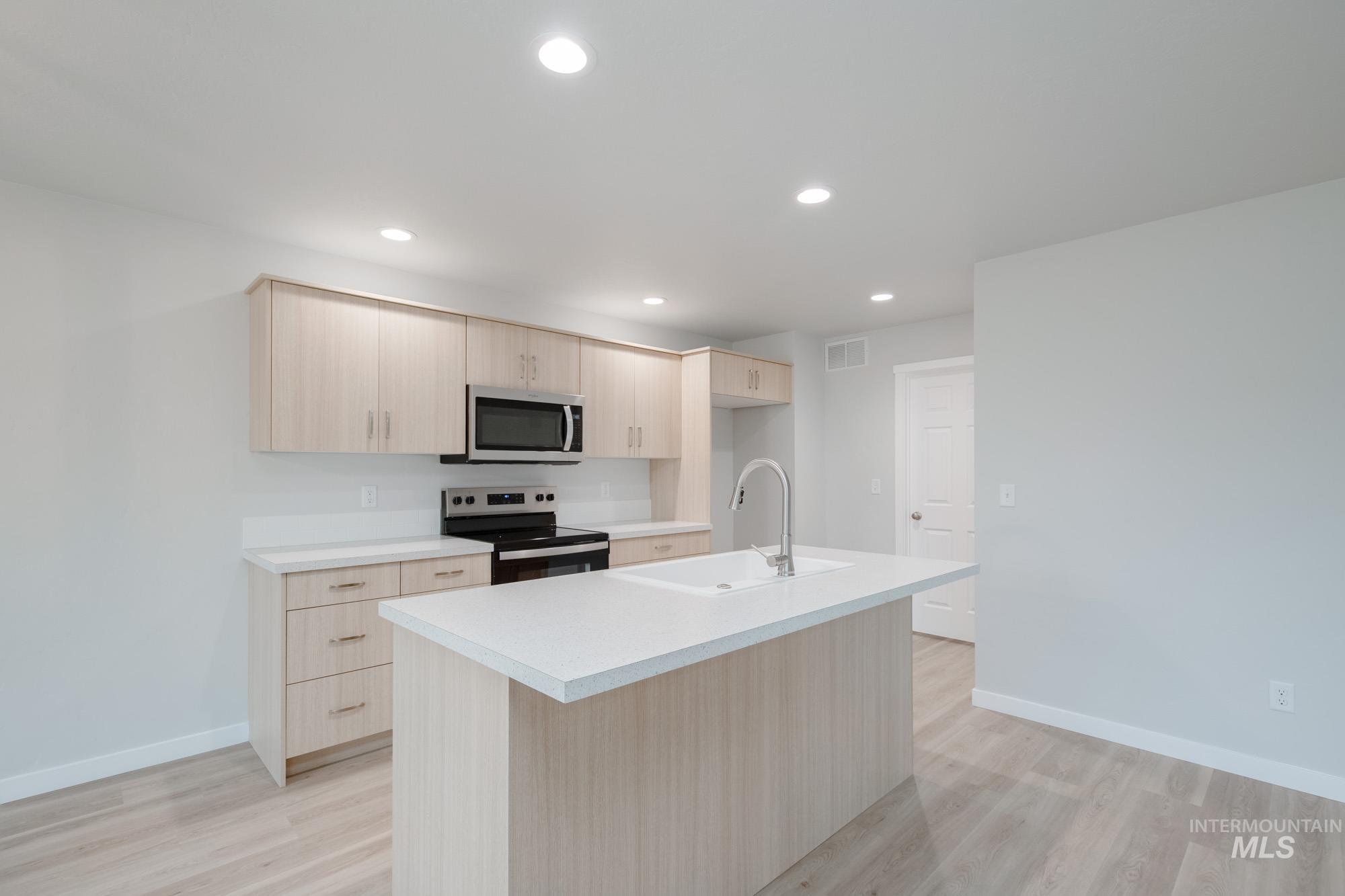 2406 W Fallon Lp, Nampa, Idaho 83651, 3 Bedrooms, 2.5 Bathrooms, Residential For Sale, Price $387,990,MLS 98983778