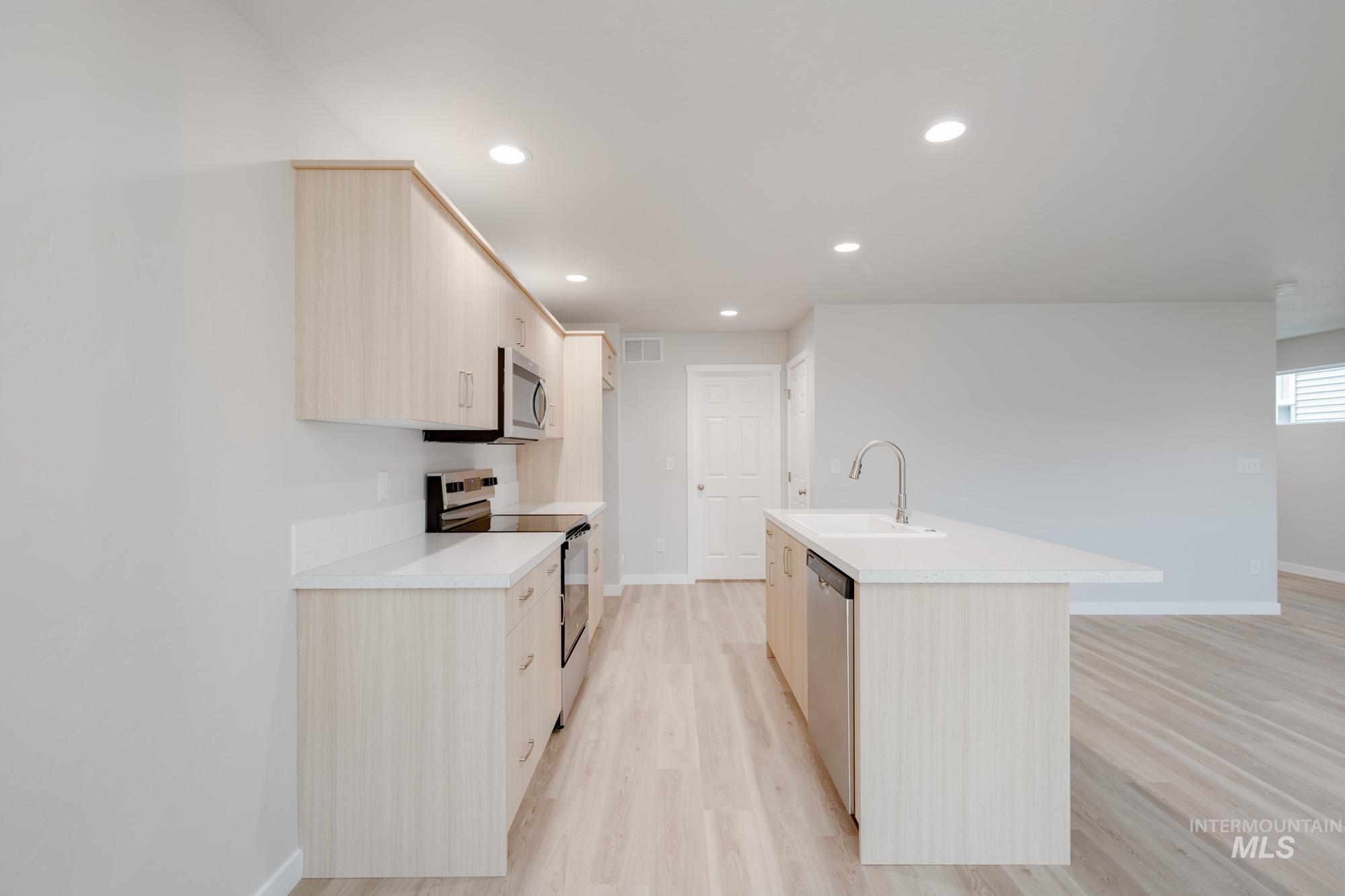 2406 W Fallon Lp, Nampa, Idaho 83651, 3 Bedrooms, 2.5 Bathrooms, Residential For Sale, Price $387,990,MLS 98983778