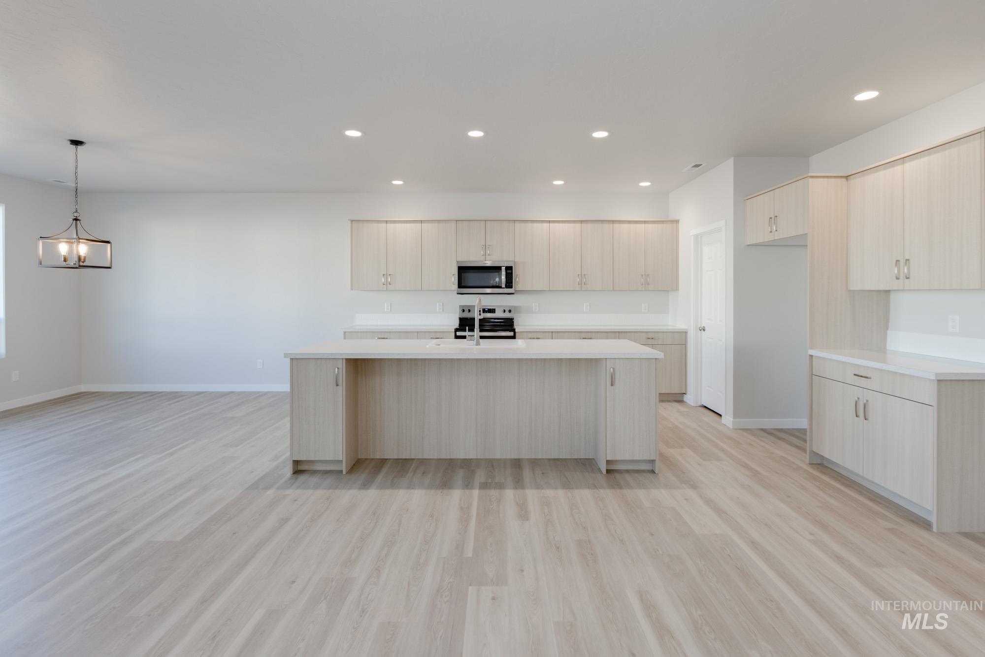 3535 E Jamestown Dr, Nampa, Idaho 83686, 4 Bedrooms, 2.5 Bathrooms, Residential For Sale, Price $529,990,MLS 98983779