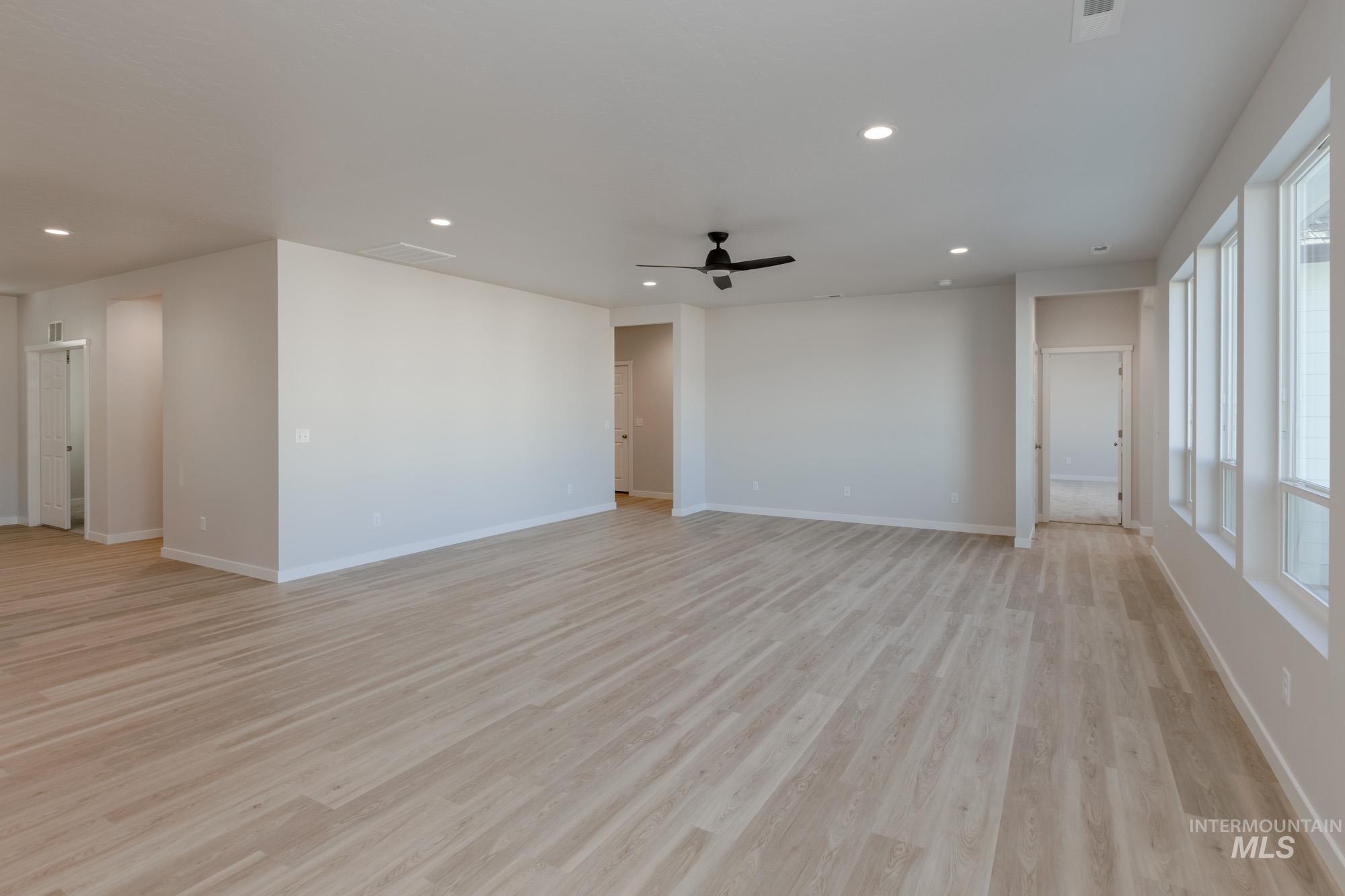 3535 E Jamestown Dr, Nampa, Idaho 83686, 4 Bedrooms, 2.5 Bathrooms, Residential For Sale, Price $529,990,MLS 98983779