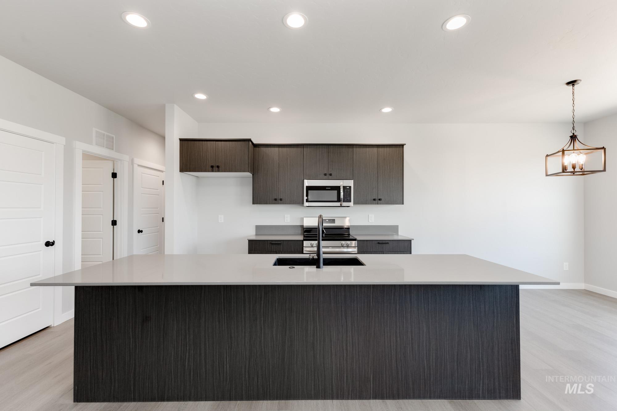 15289 Fuchsia Ave, Nampa, Idaho 83651, 4 Bedrooms, 2 Bathrooms, Residential For Sale, Price $429,990,MLS 98983782