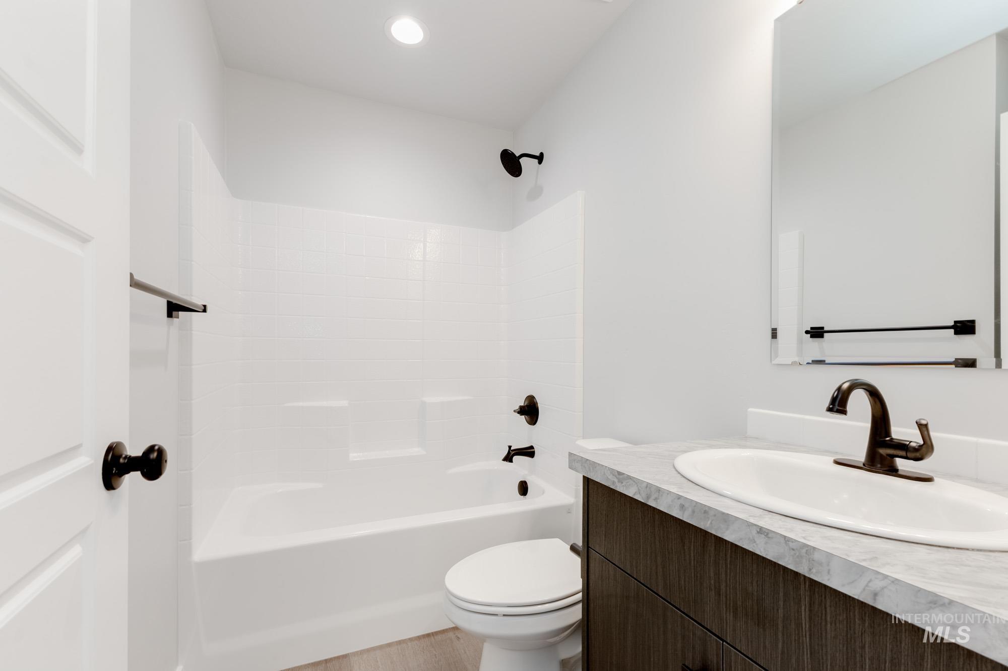 15289 Fuchsia Ave, Nampa, Idaho 83651, 4 Bedrooms, 2 Bathrooms, Residential For Sale, Price $429,990,MLS 98983782