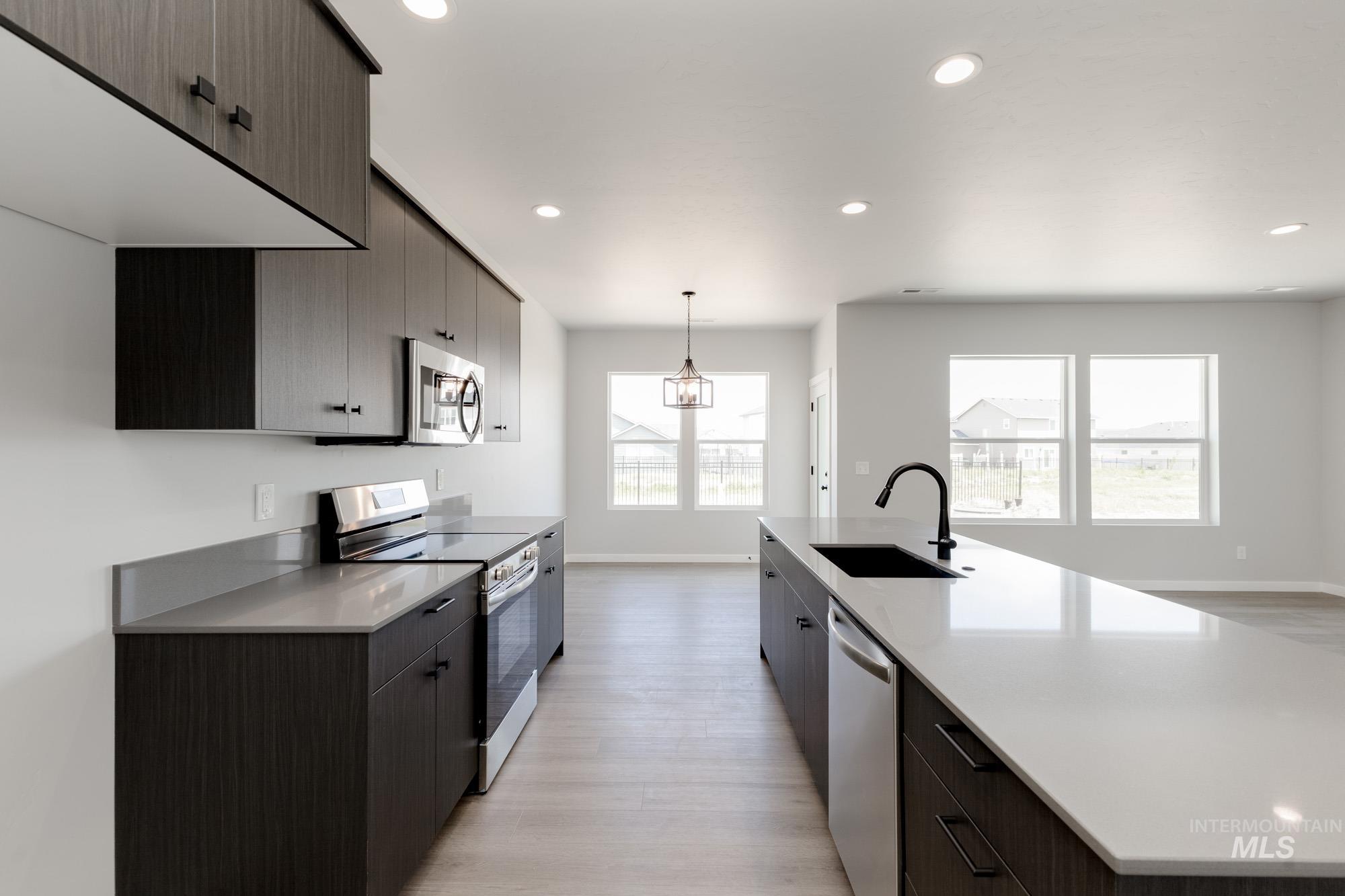 15289 Fuchsia Ave, Nampa, Idaho 83651, 4 Bedrooms, 2 Bathrooms, Residential For Sale, Price $429,990,MLS 98983782