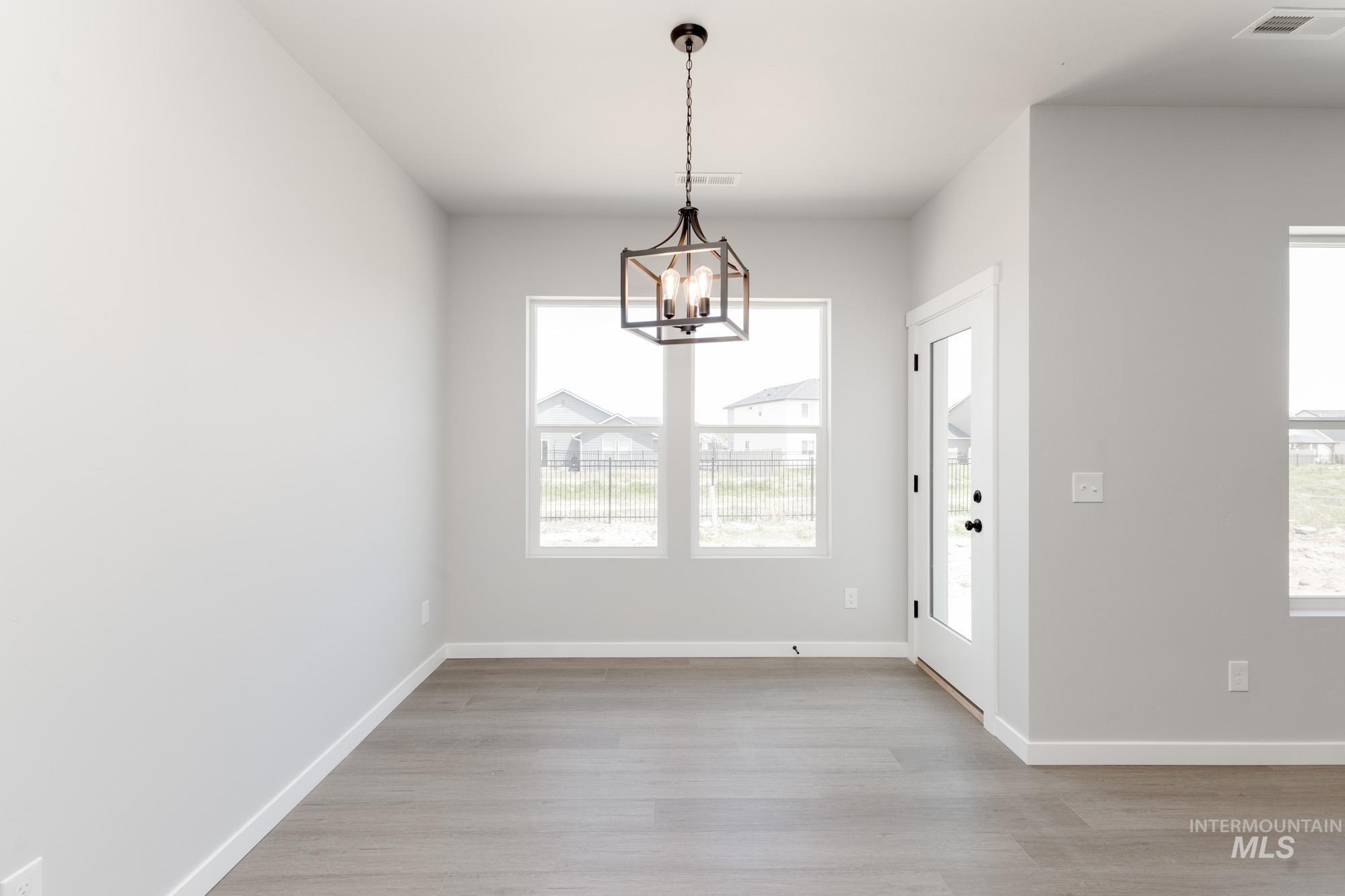 15289 Fuchsia Ave, Nampa, Idaho 83651, 4 Bedrooms, 2 Bathrooms, Residential For Sale, Price $429,990,MLS 98983782