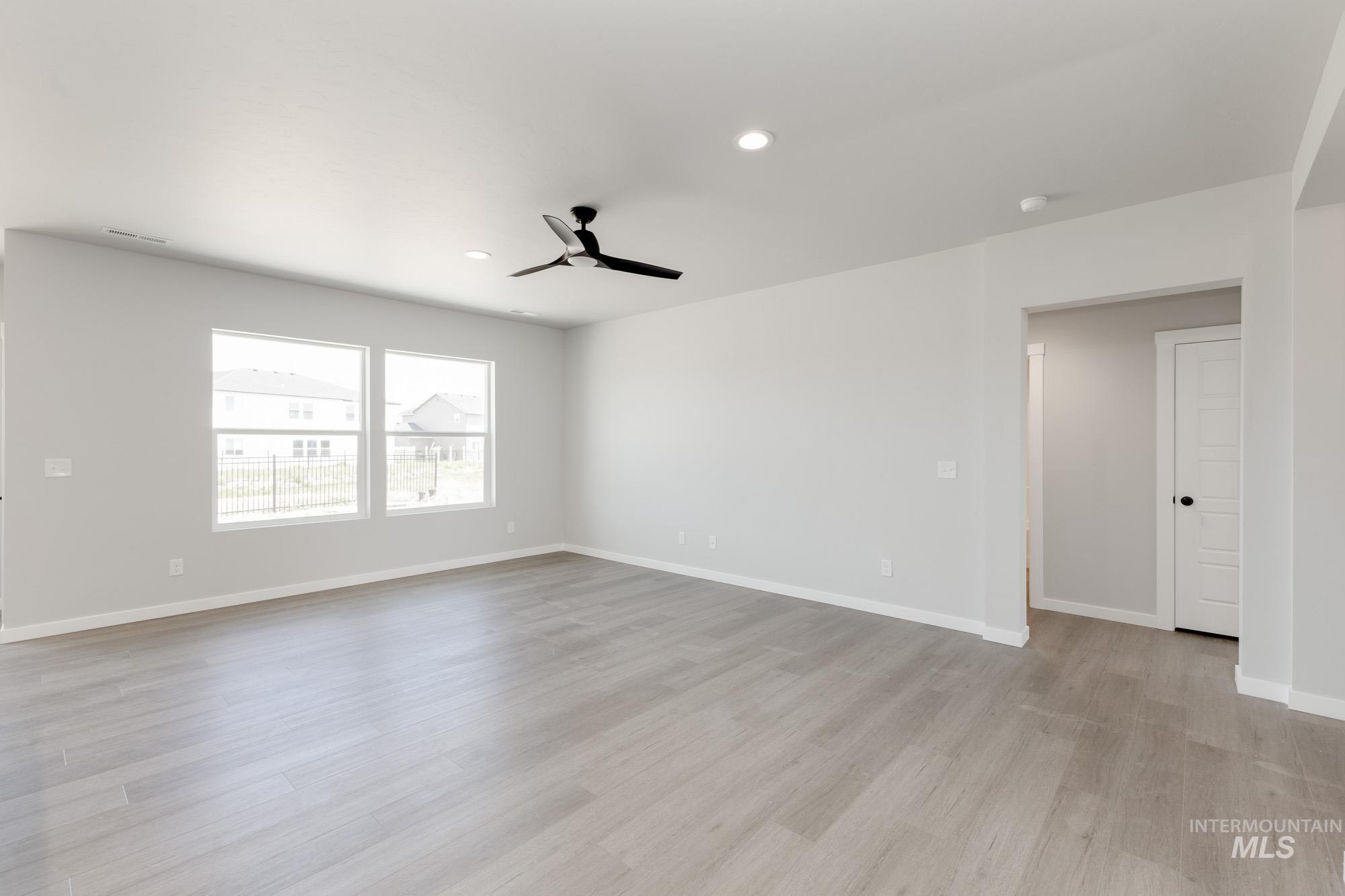 15289 Fuchsia Ave, Nampa, Idaho 83651, 4 Bedrooms, 2 Bathrooms, Residential For Sale, Price $429,990,MLS 98983782