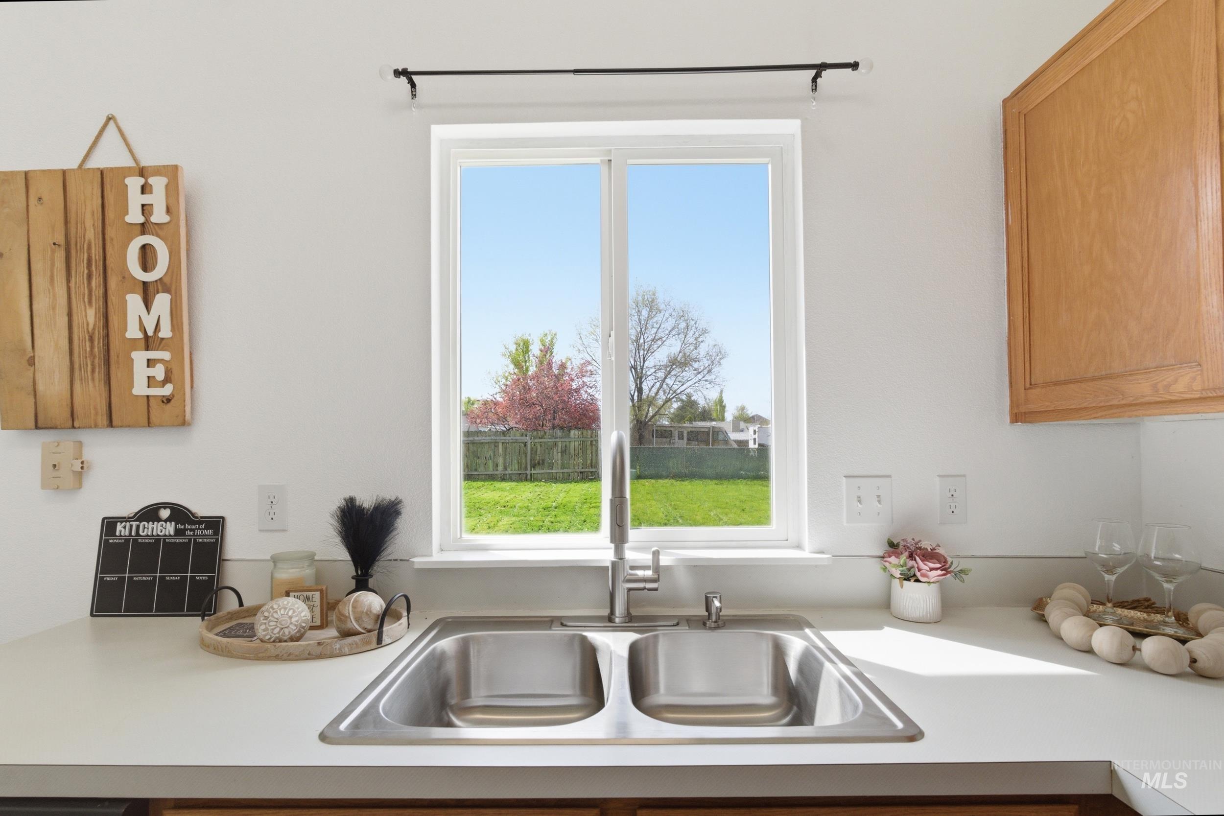 1331 W Curtner St, Kuna, Idaho 83634, 3 Bedrooms, 1.5 Bathrooms, Residential For Sale, Price $350,000,MLS 98983783