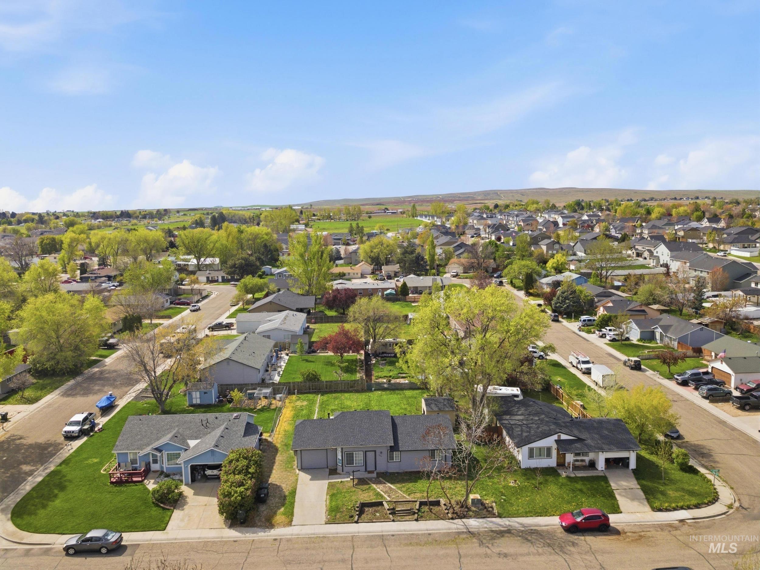 1331 W Curtner St, Kuna, Idaho 83634, 3 Bedrooms, 1.5 Bathrooms, Residential For Sale, Price $350,000,MLS 98983783