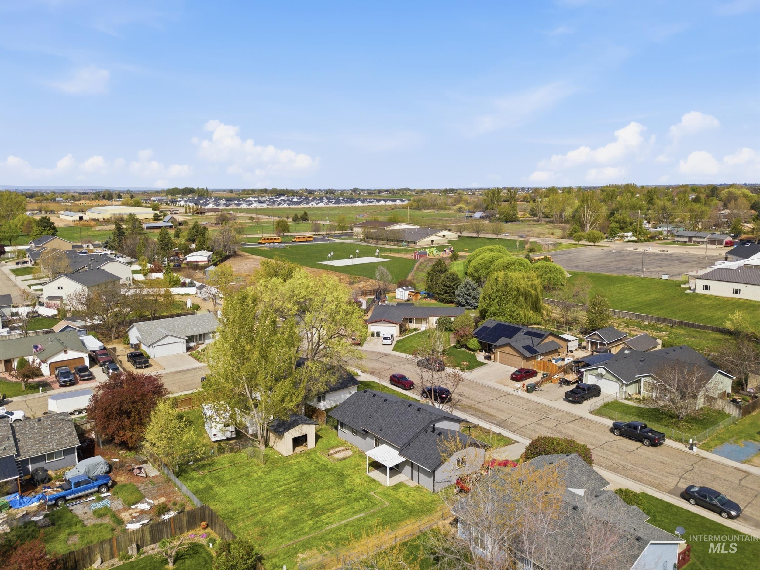 1331 W Curtner St, Kuna, Idaho 83634, 3 Bedrooms, 1.5 Bathrooms, Residential For Sale, Price $350,000,MLS 98983783