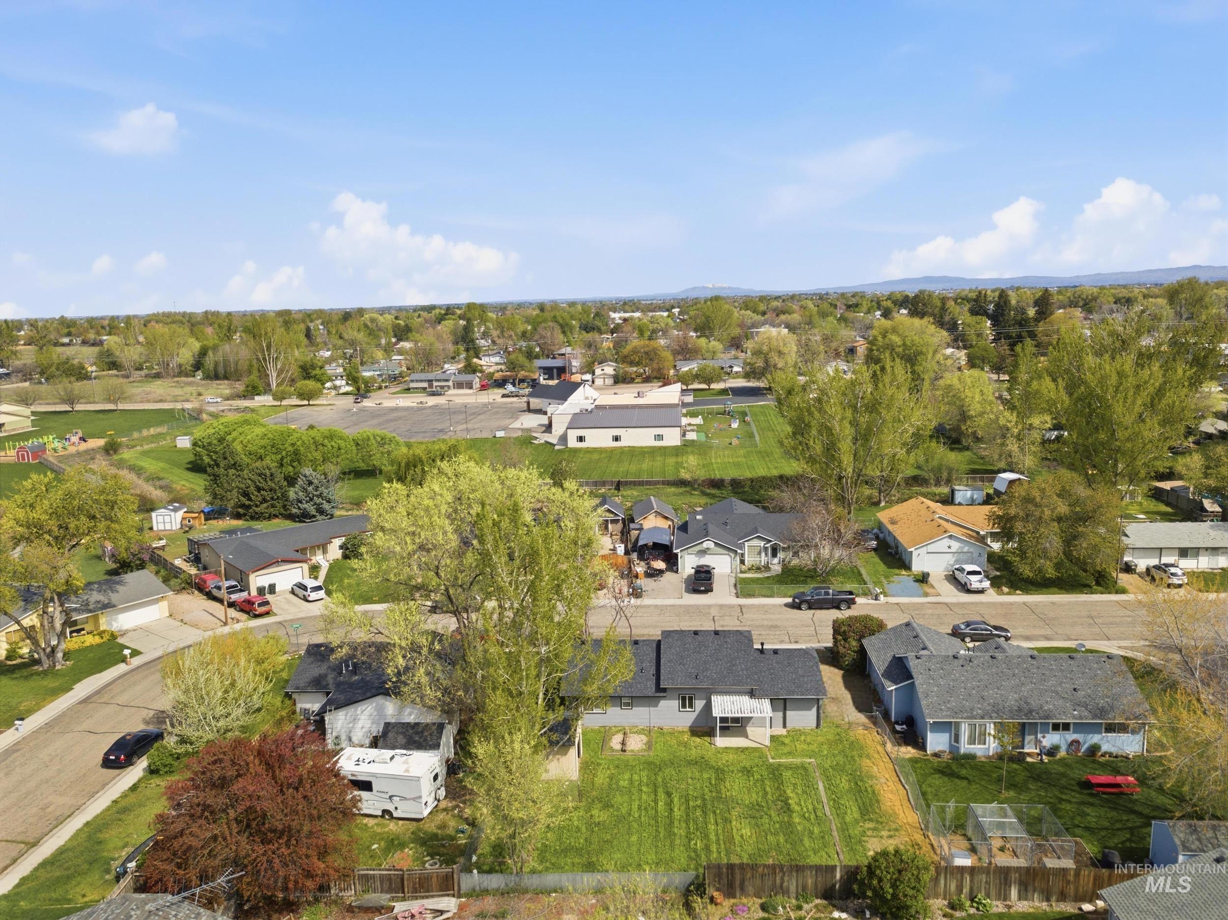 1331 W Curtner St, Kuna, Idaho 83634, 3 Bedrooms, 1.5 Bathrooms, Residential For Sale, Price $350,000,MLS 98983783