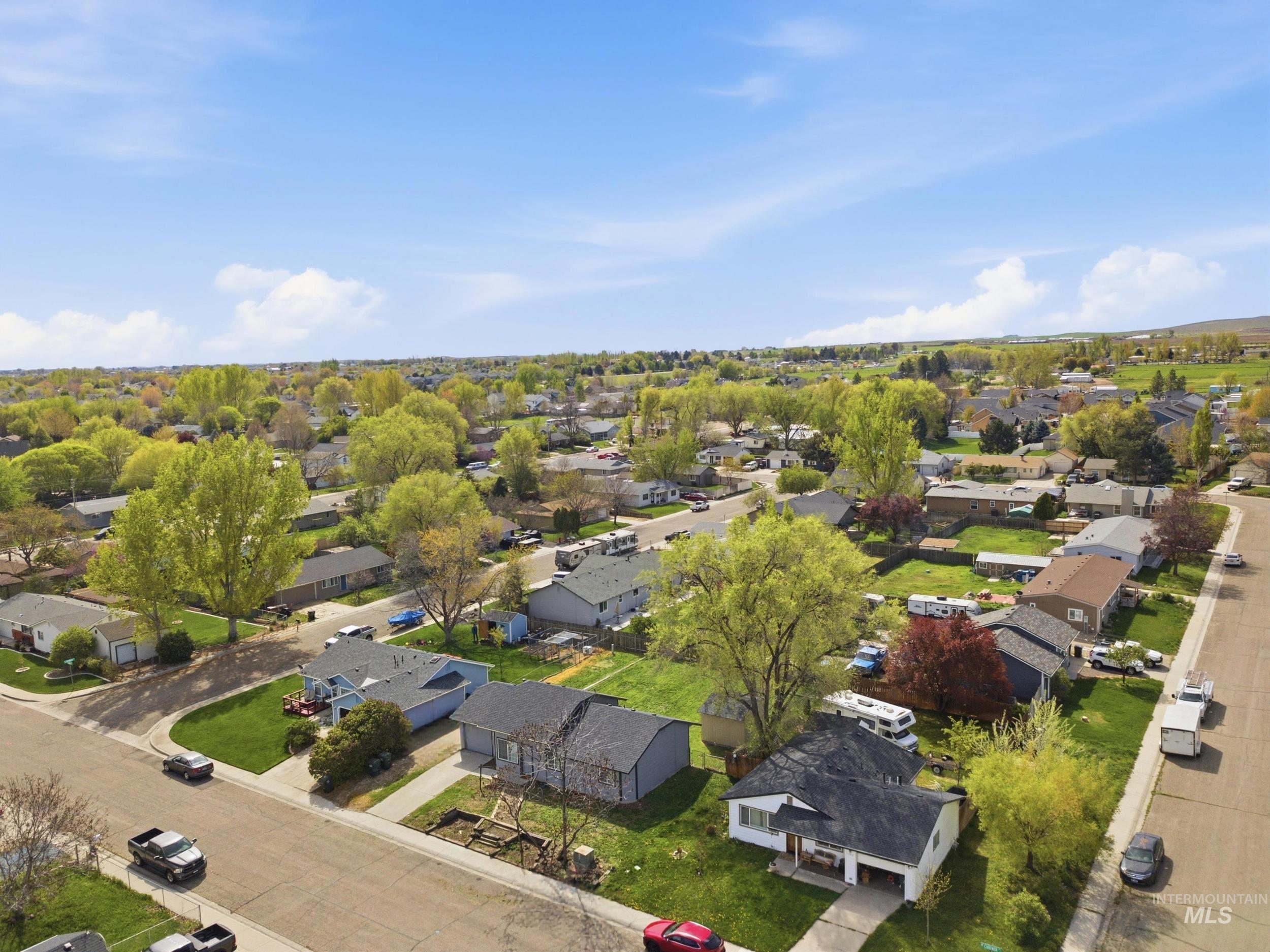 1331 W Curtner St, Kuna, Idaho 83634, 3 Bedrooms, 1.5 Bathrooms, Residential For Sale, Price $350,000,MLS 98983783