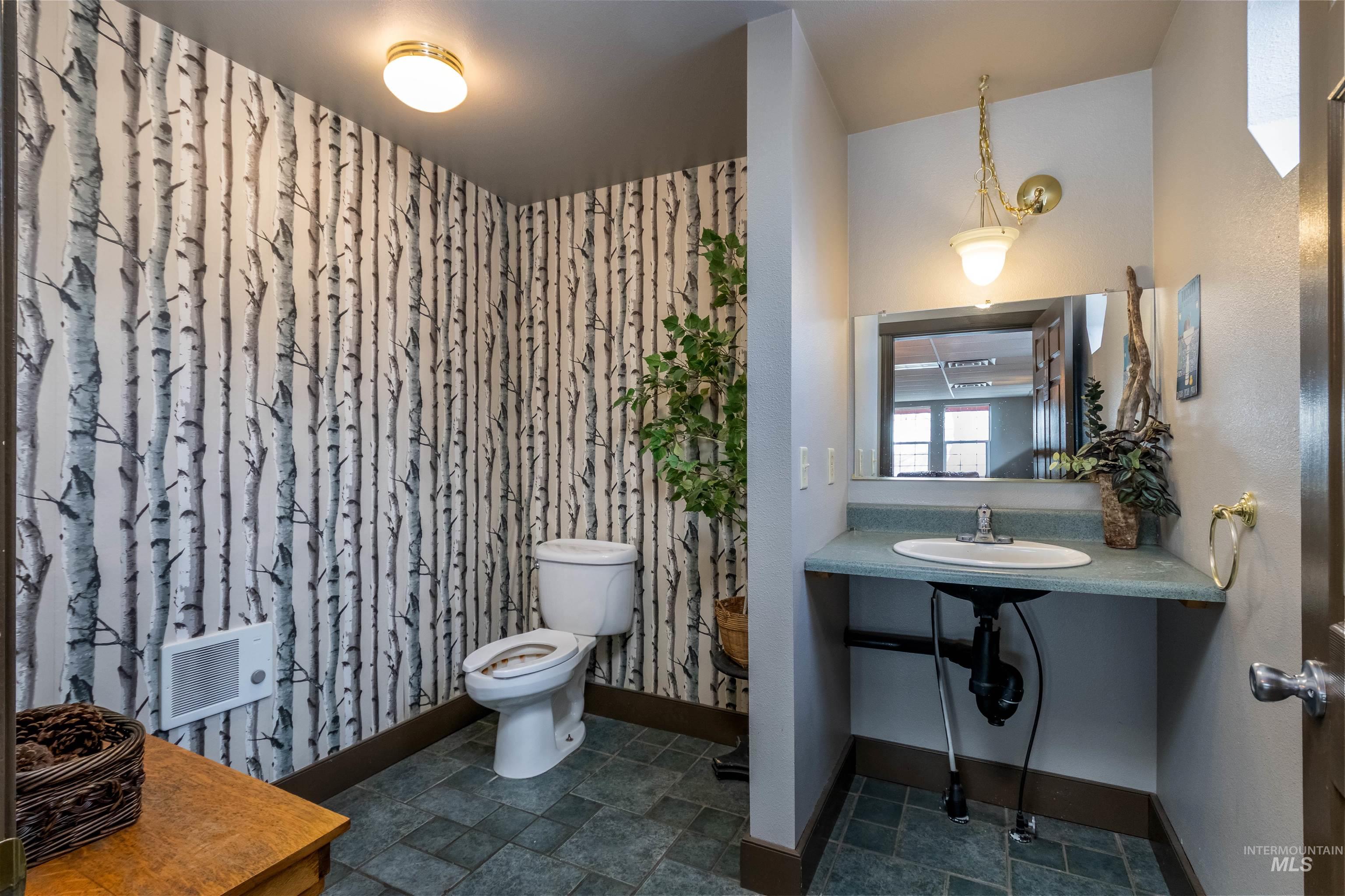 609 S Middlefork Rd, Garden Valley, Idaho 83622, 3 Bedrooms, 1.5 Bathrooms, Residential Income For Sale, Price $509,000, 98983784