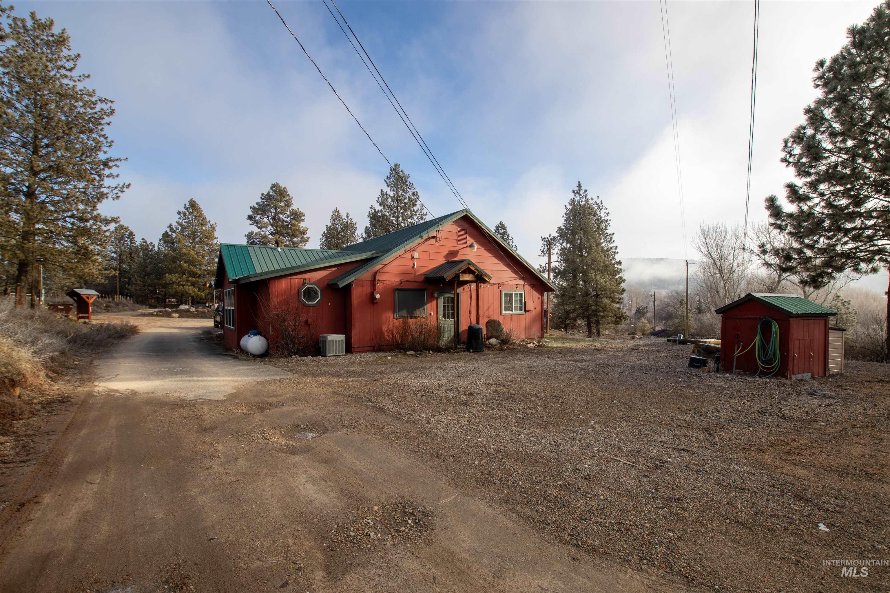 609 S Middlefork Rd, Garden Valley, Idaho 83622, 3 Bedrooms, 1.5 Bathrooms, Residential Income For Sale, Price $509,000, 98983784