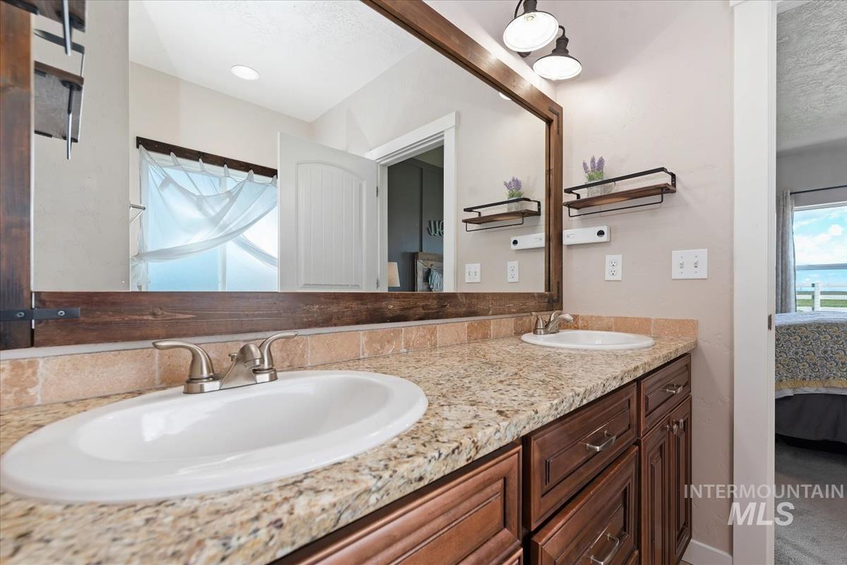 23906 Applewood, Wilder, Idaho 83676, 4 Bedrooms, 2 Bathrooms, Residential For Sale, Price $825,000,MLS 98983787