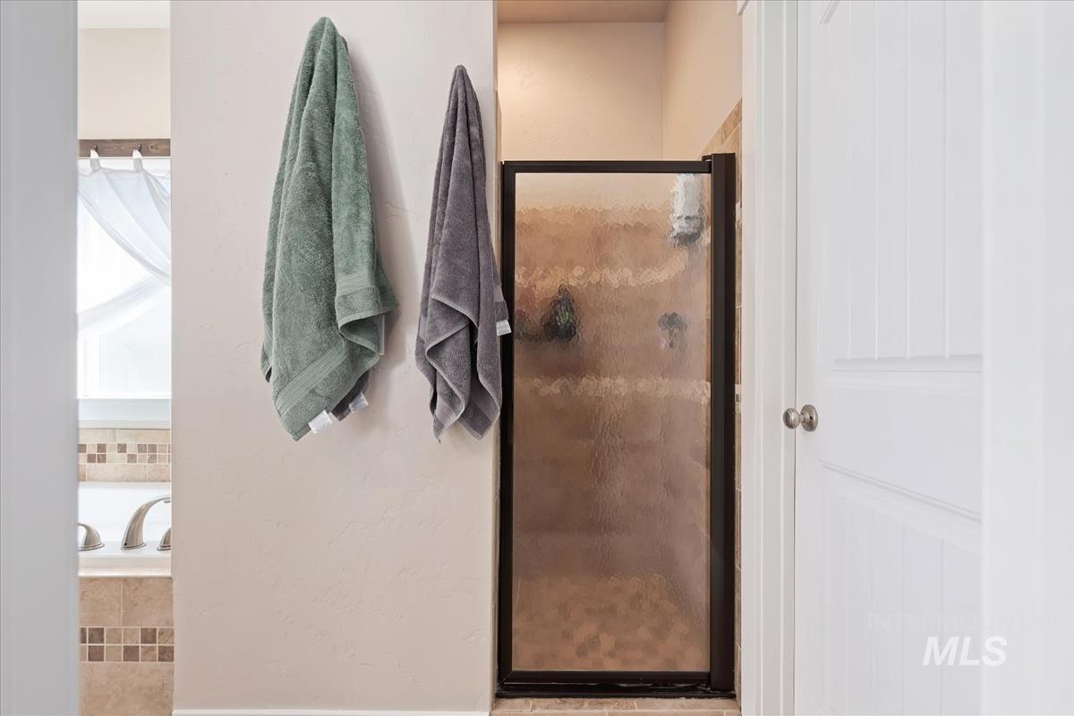 23906 Applewood, Wilder, Idaho 83676, 4 Bedrooms, 2 Bathrooms, Residential For Sale, Price $825,000,MLS 98983787