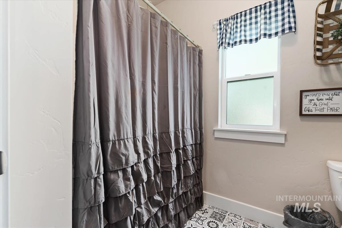 23906 Applewood, Wilder, Idaho 83676, 4 Bedrooms, 2 Bathrooms, Residential For Sale, Price $825,000,MLS 98983787