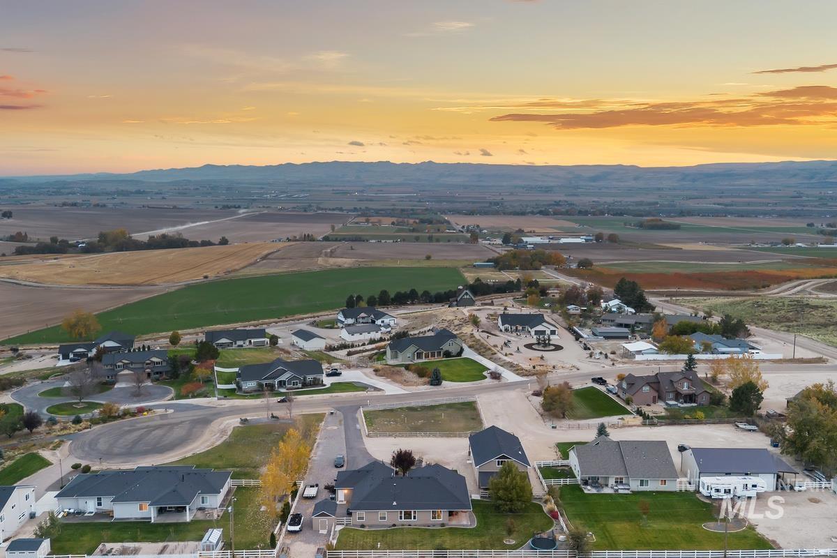 23906 Applewood, Wilder, Idaho 83676, 4 Bedrooms, 2 Bathrooms, Residential For Sale, Price $825,000,MLS 98983787