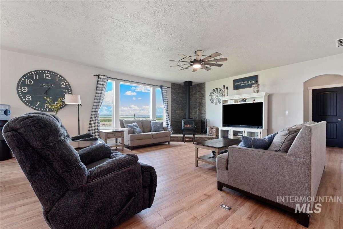 23906 Applewood, Wilder, Idaho 83676, 4 Bedrooms, 2 Bathrooms, Residential For Sale, Price $825,000,MLS 98983787