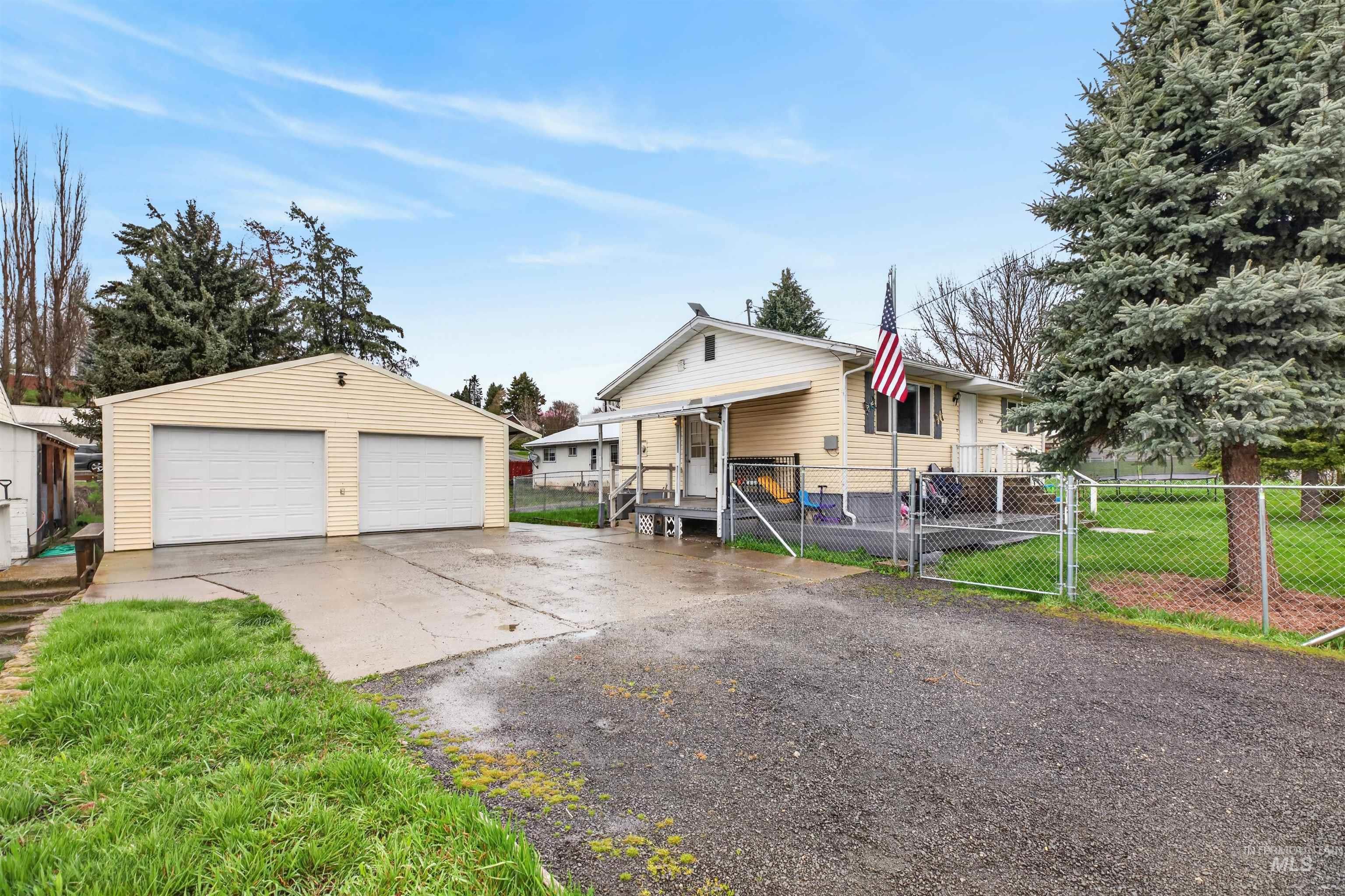 247 N Beech, Genesee, Idaho 83832, 4 Bedrooms, 2 Bathrooms, Residential For Sale, Price $359,999,MLS 98983790