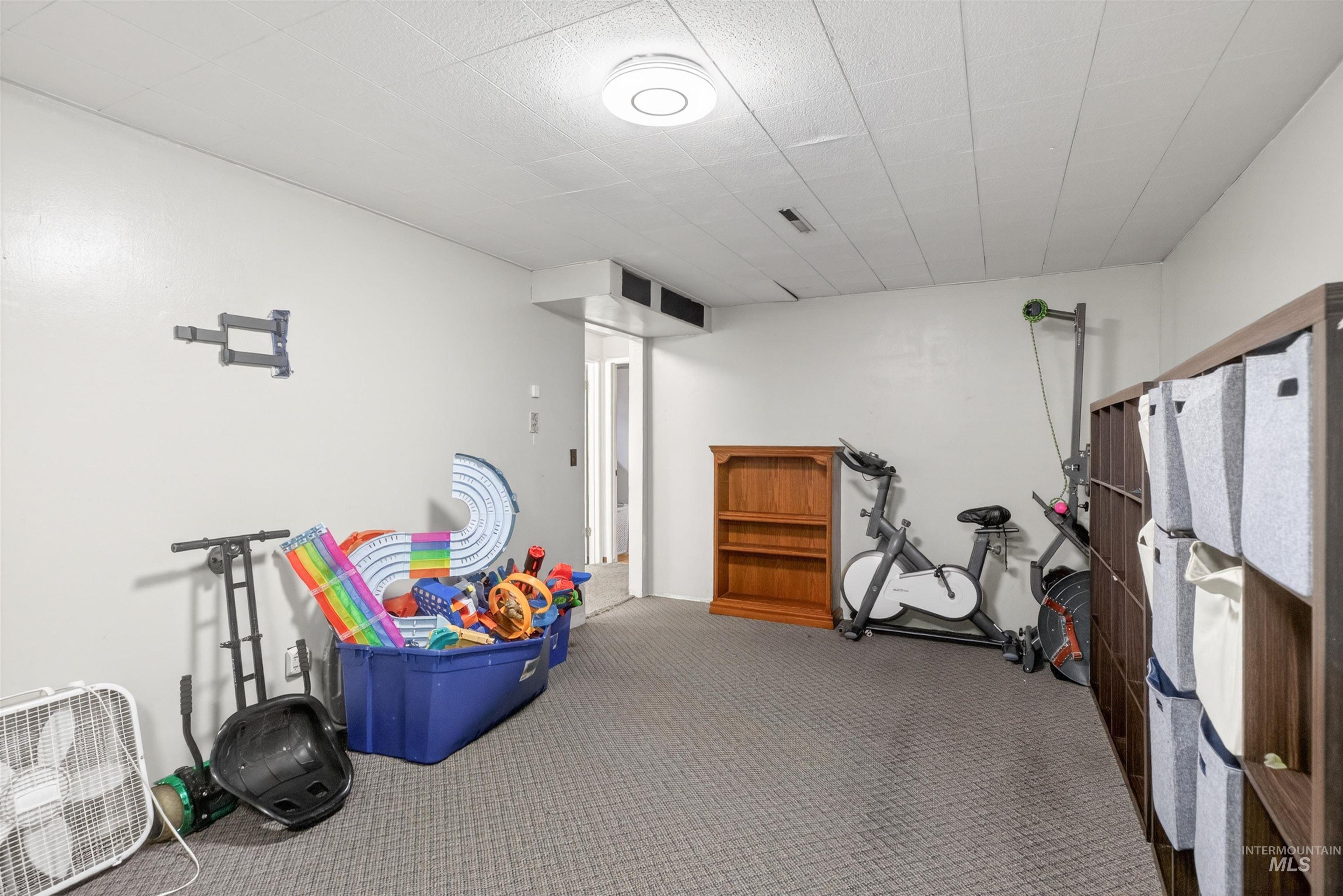 247 N Beech, Genesee, Idaho 83832, 4 Bedrooms, 2 Bathrooms, Residential For Sale, Price $359,999,MLS 98983790