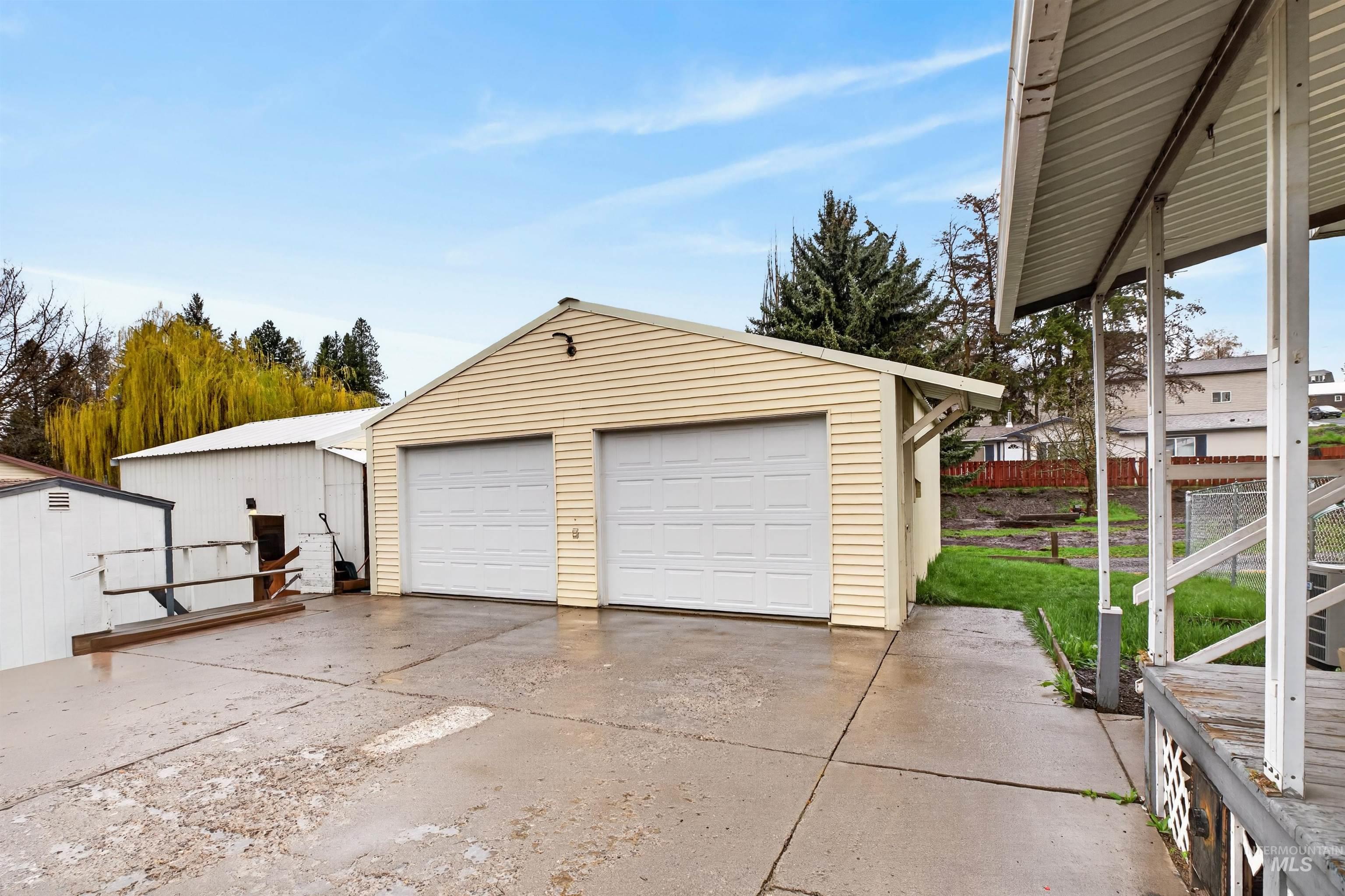 247 N Beech, Genesee, Idaho 83832, 4 Bedrooms, 2 Bathrooms, Residential For Sale, Price $359,999,MLS 98983790