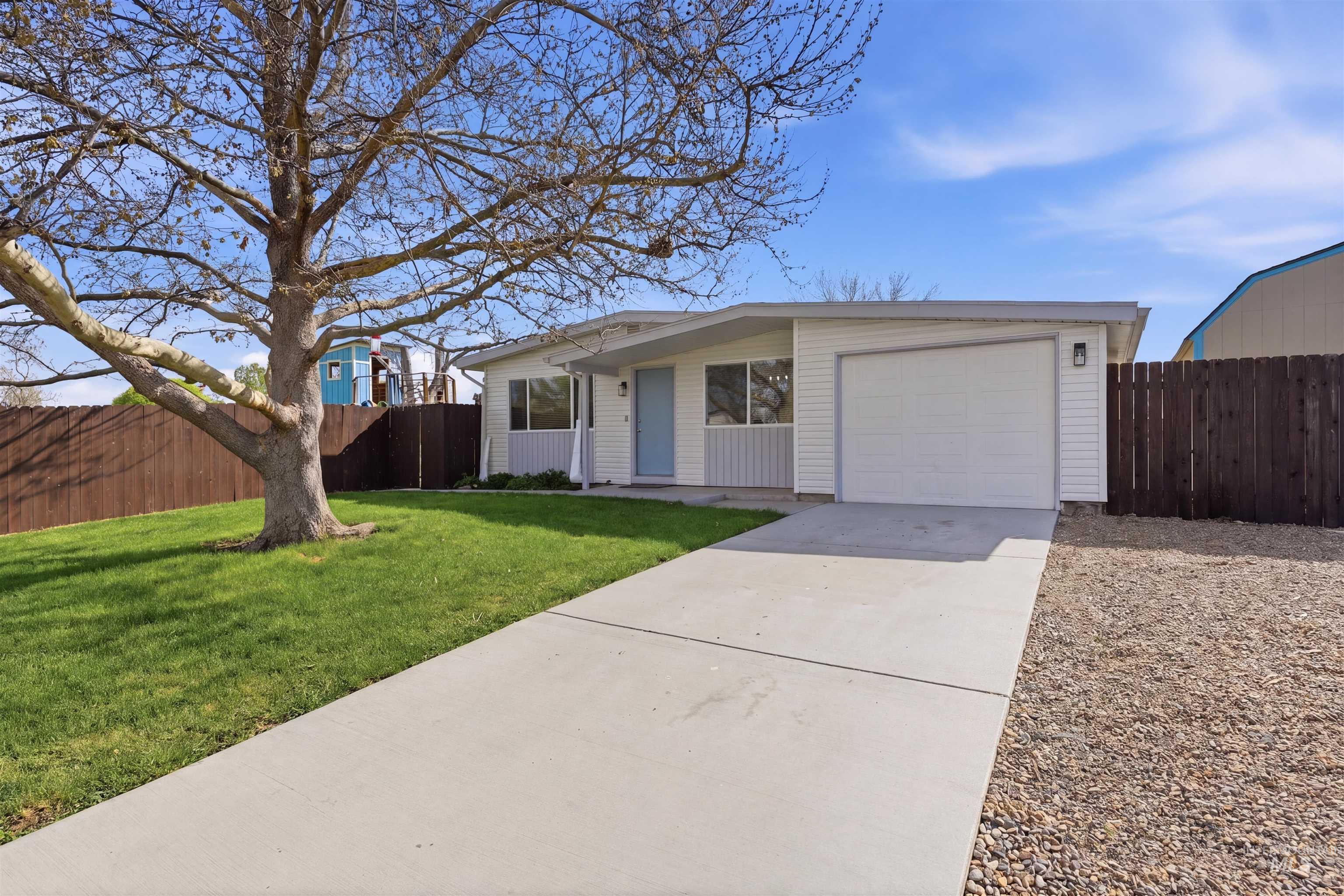 8134 S Five Mile Rd, Boise, Idaho 83709, 3 Bedrooms, 1 Bathroom, Residential For Sale, Price $399,900,MLS 98983791