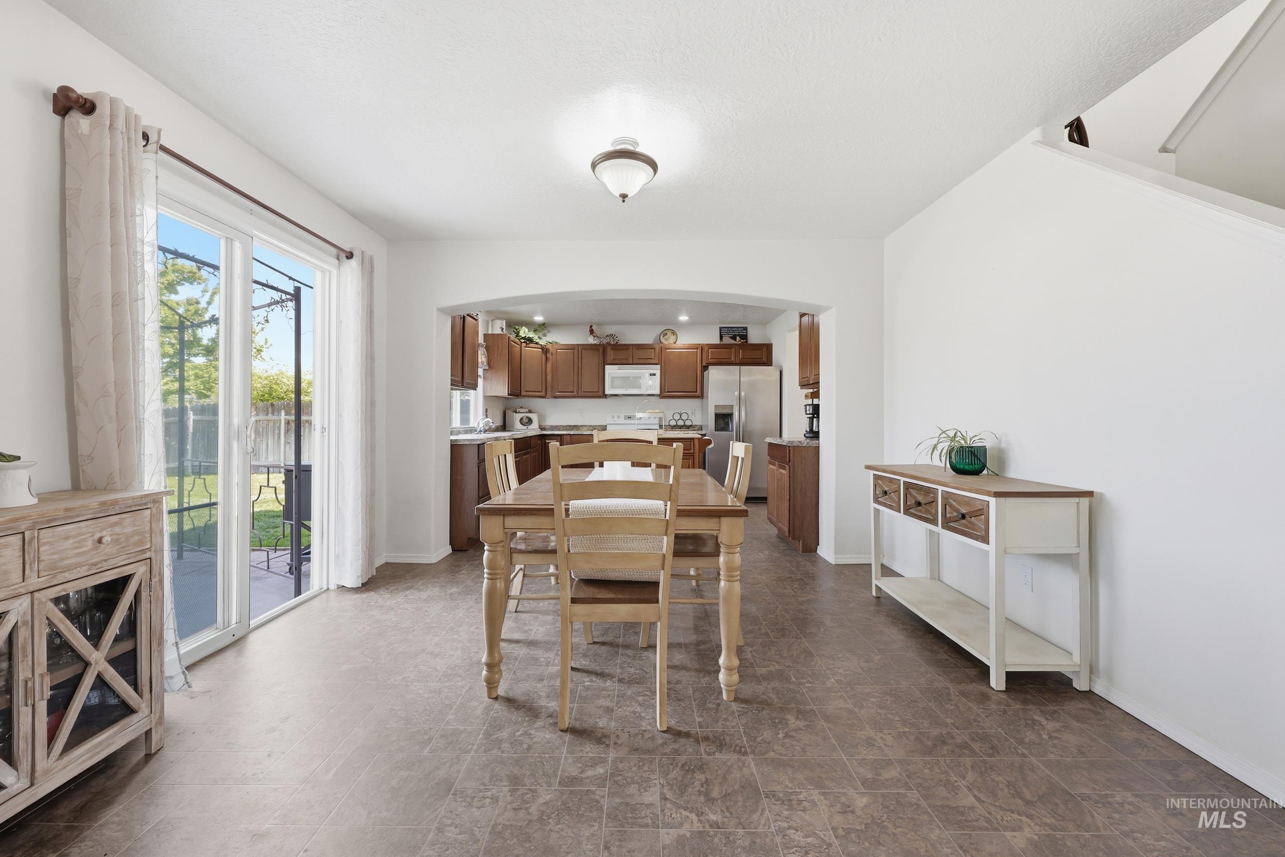 3700 E Sandyford Ave, Nampa, Idaho 83686, 4 Bedrooms, 2.5 Bathrooms, Residential For Sale, Price $407,500,MLS 98983793