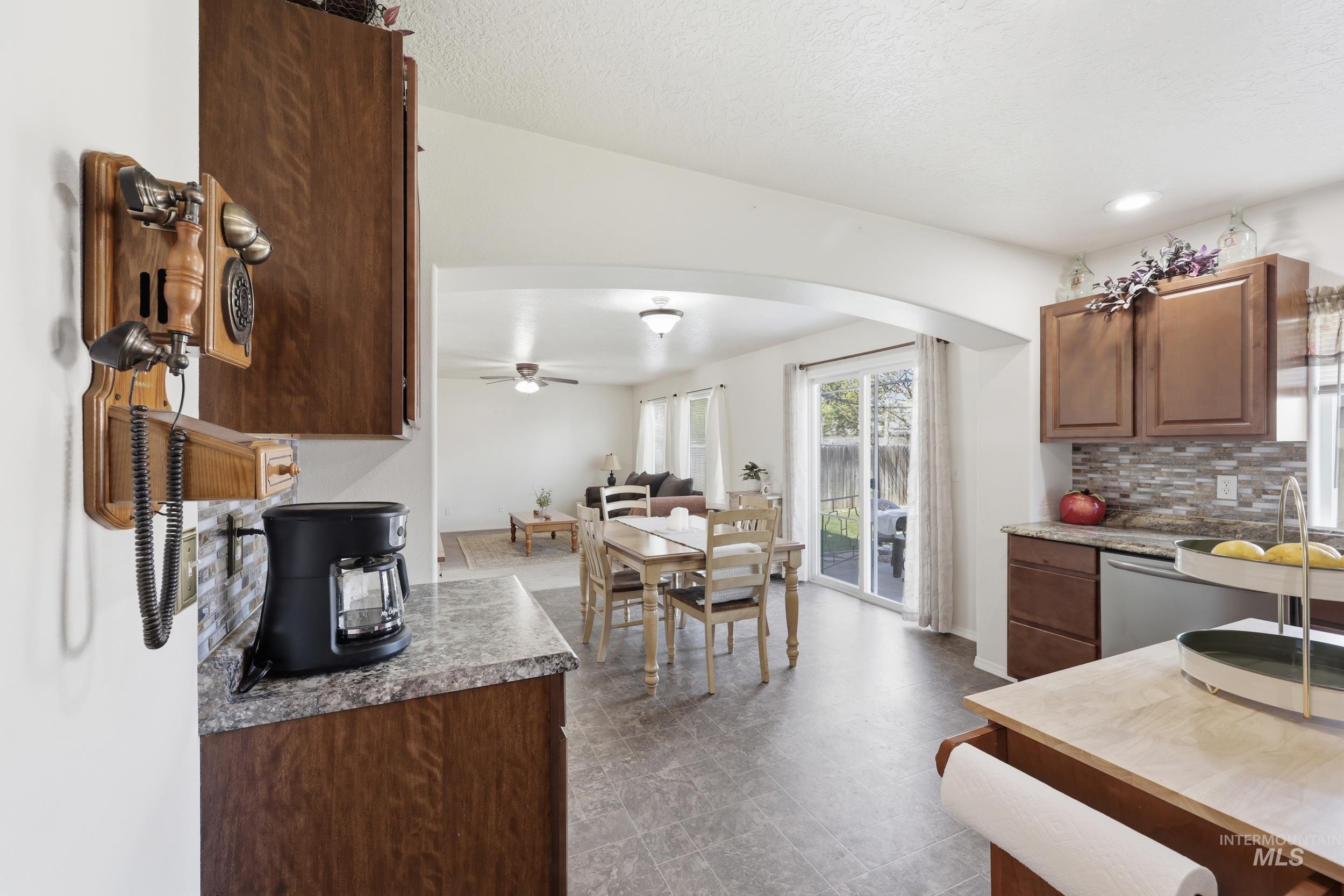 3700 E Sandyford Ave, Nampa, Idaho 83686, 4 Bedrooms, 2.5 Bathrooms, Residential For Sale, Price $407,500,MLS 98983793