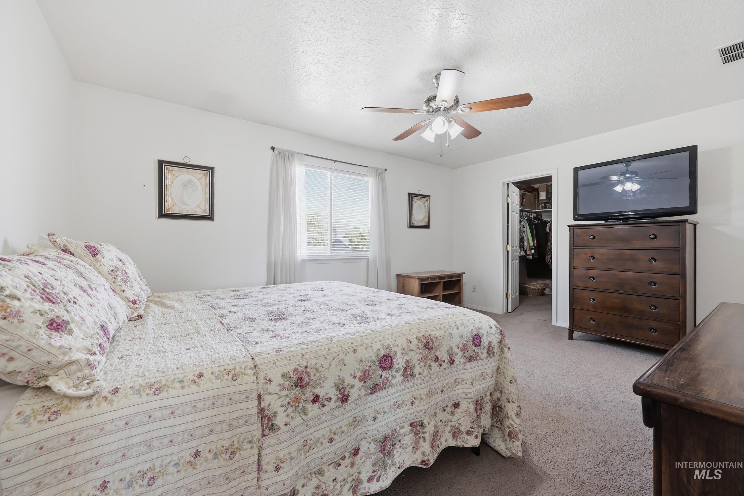 3700 E Sandyford Ave, Nampa, Idaho 83686, 4 Bedrooms, 2.5 Bathrooms, Residential For Sale, Price $407,500,MLS 98983793