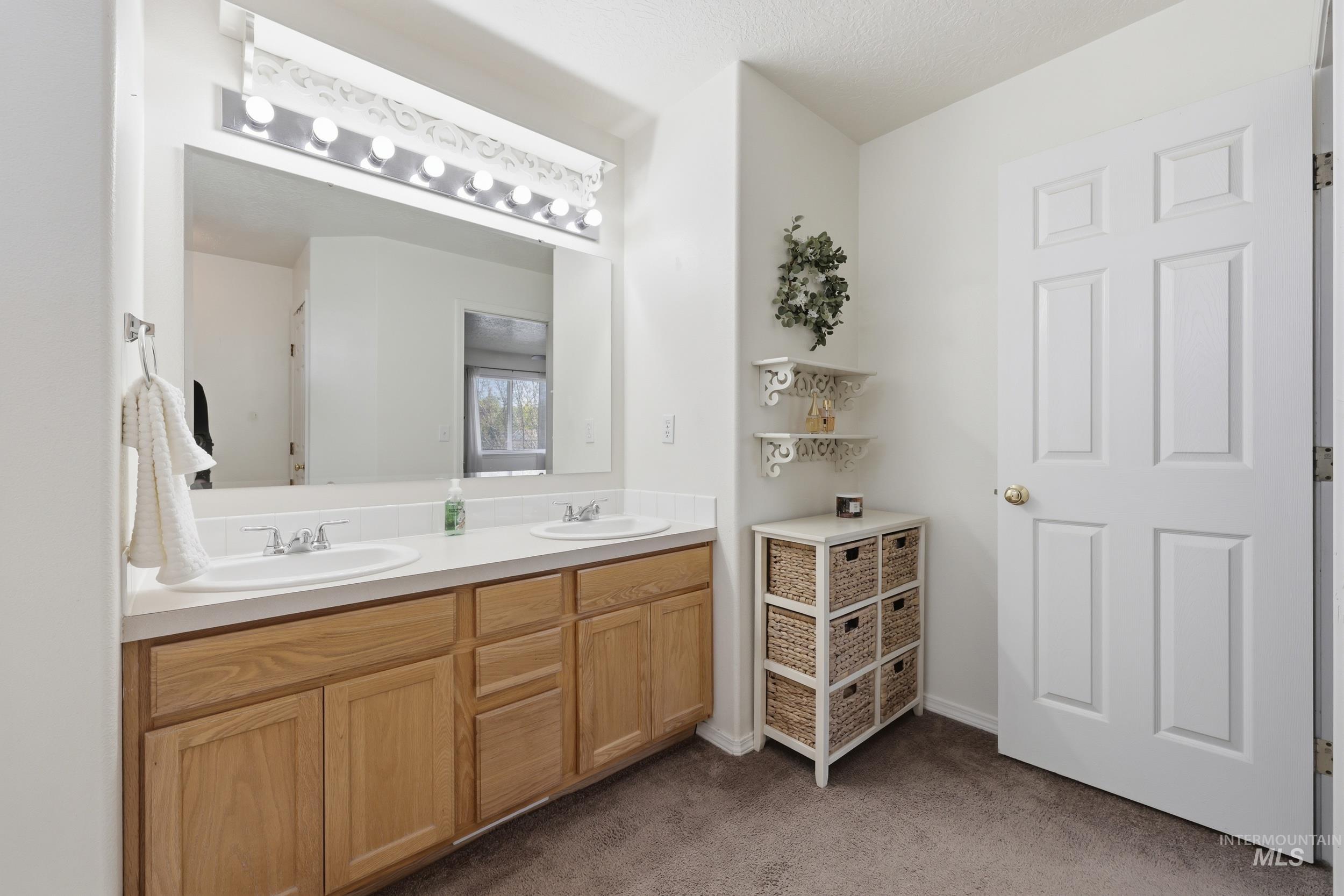 3700 E Sandyford Ave, Nampa, Idaho 83686, 4 Bedrooms, 2.5 Bathrooms, Residential For Sale, Price $407,500,MLS 98983793