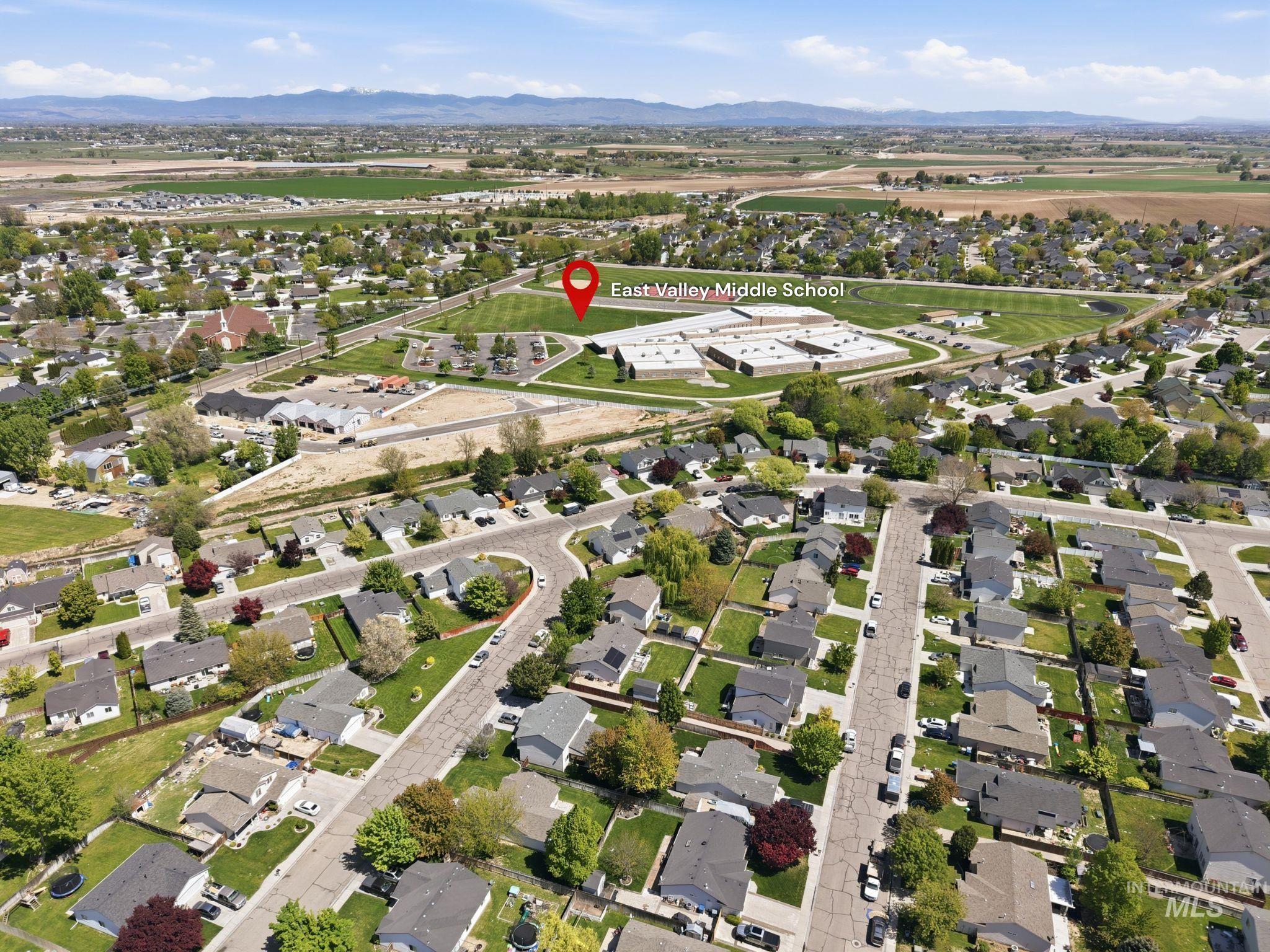 3700 E Sandyford Ave, Nampa, Idaho 83686, 4 Bedrooms, 2.5 Bathrooms, Residential For Sale, Price $407,500,MLS 98983793
