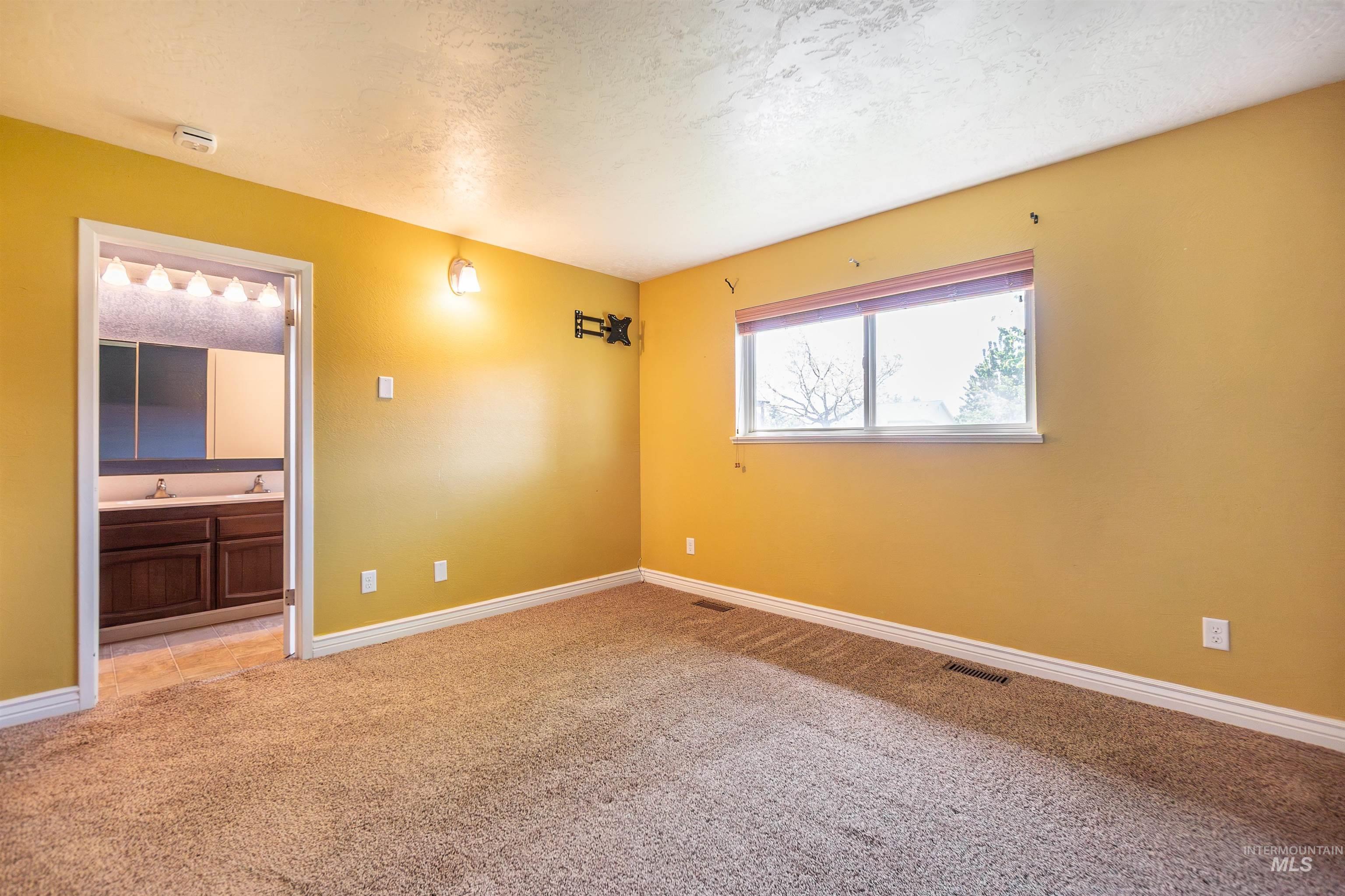 26375 Peckham Rd., Wilder, Idaho 83676, 4 Bedrooms, 2 Bathrooms, Residential For Sale, Price $575,000,MLS 98983795