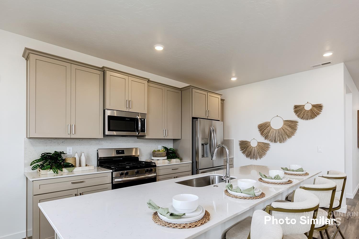 8957 W Inspirado St, Meridian, Idaho 83646, 5 Bedrooms, 3 Bathrooms, Residential For Sale, Price $566,900,MLS 98983798