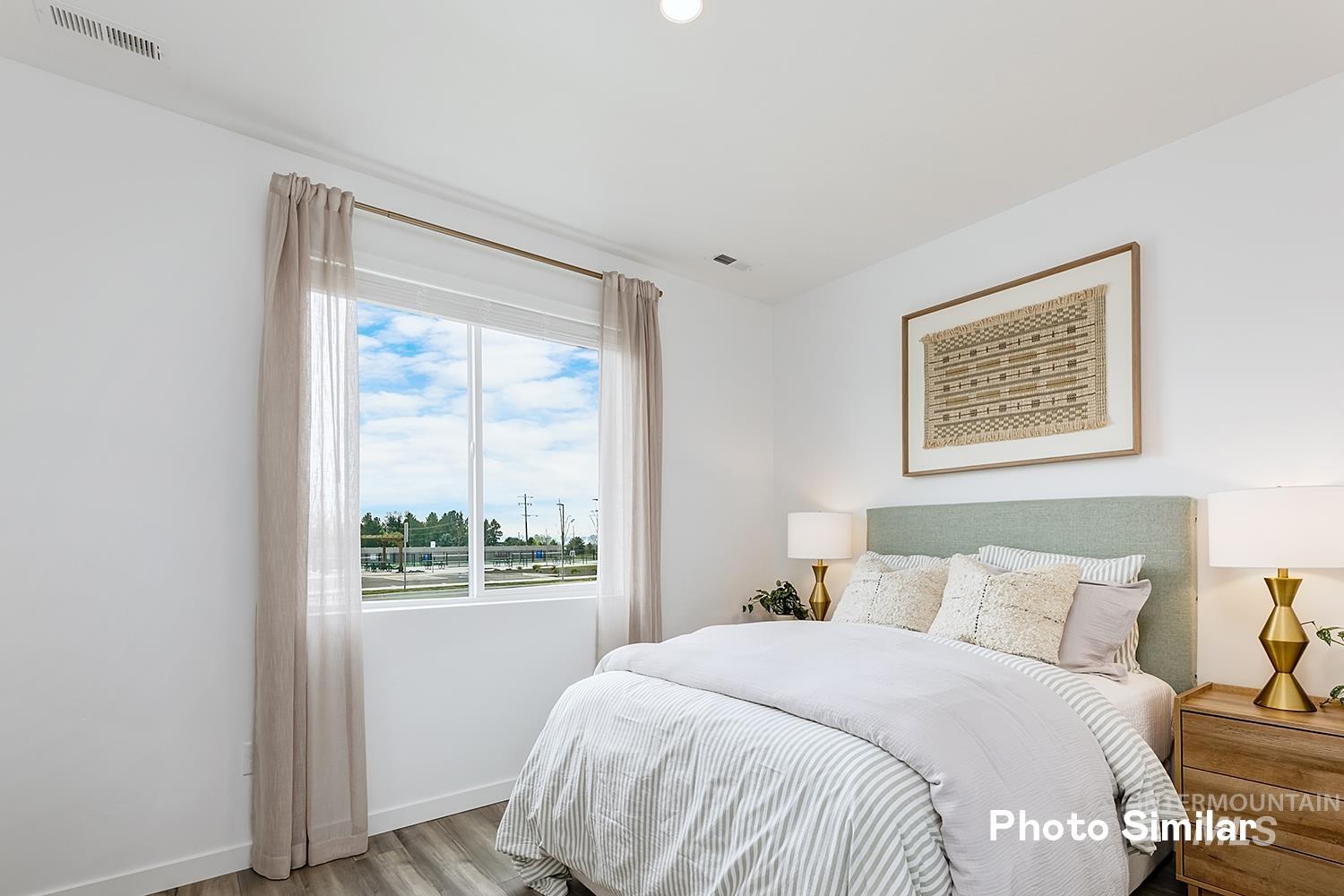 8957 W Inspirado St, Meridian, Idaho 83646, 5 Bedrooms, 3 Bathrooms, Residential For Sale, Price $566,900,MLS 98983798